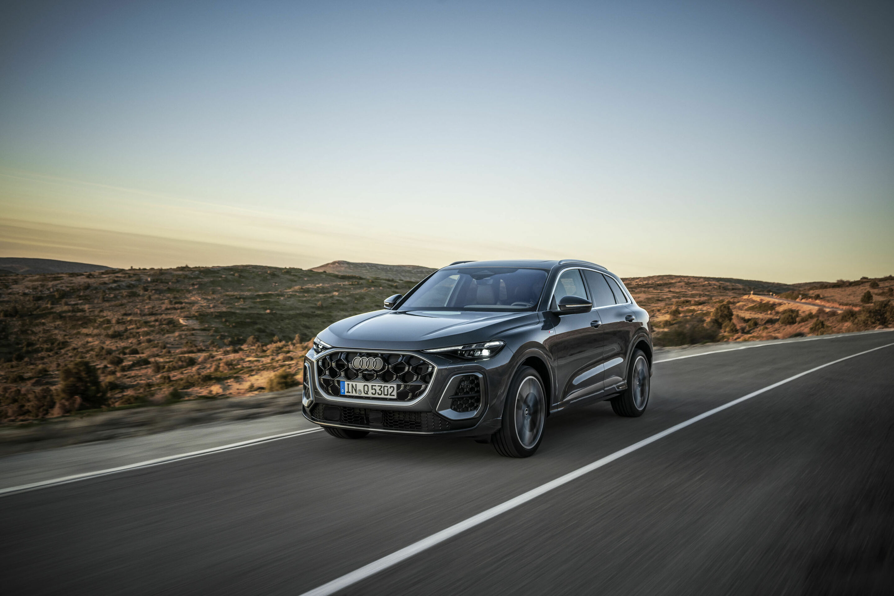 Audi Q5 SUV additional exterior official photo
