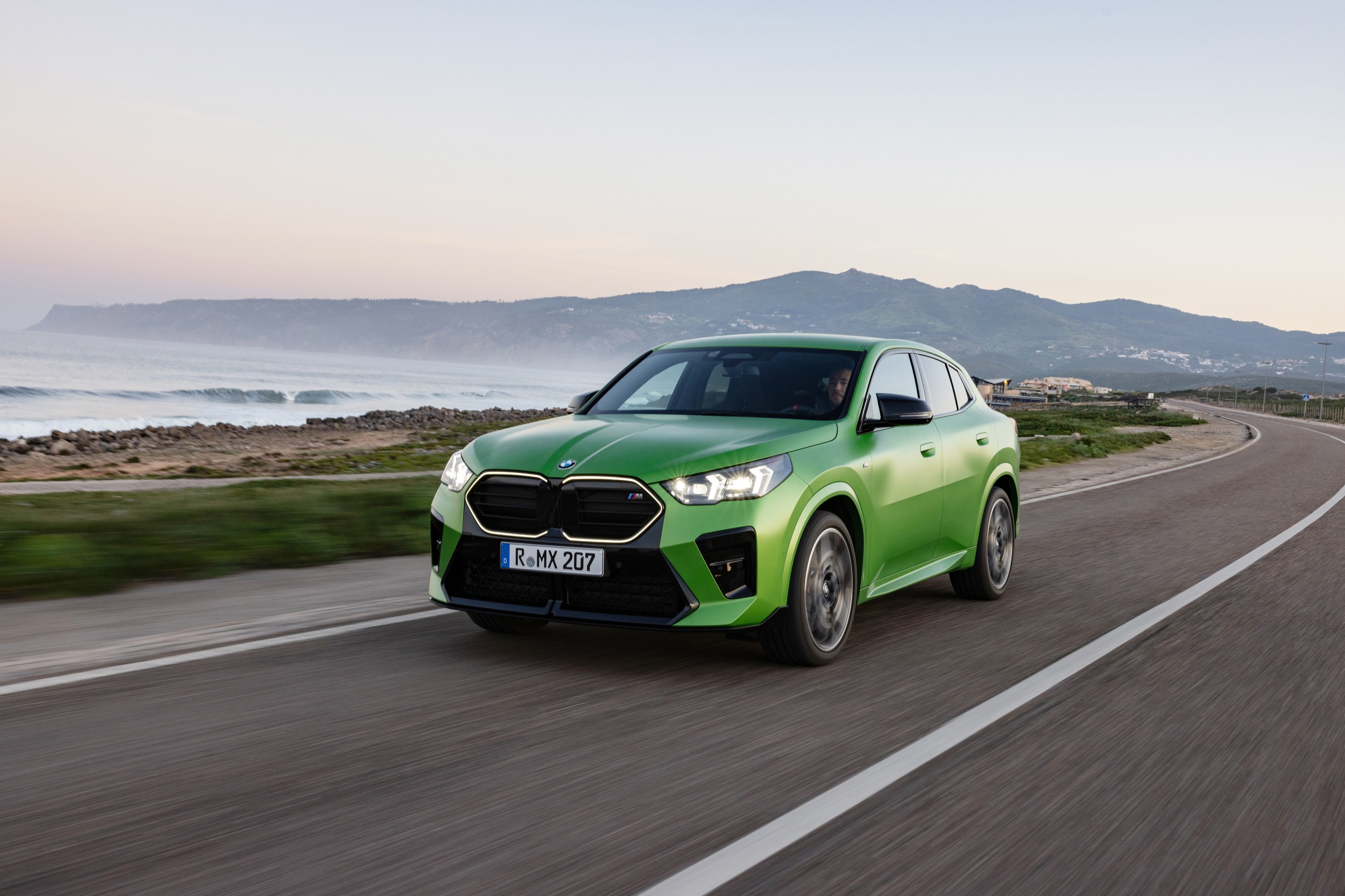 BMW X2 driving P90540130