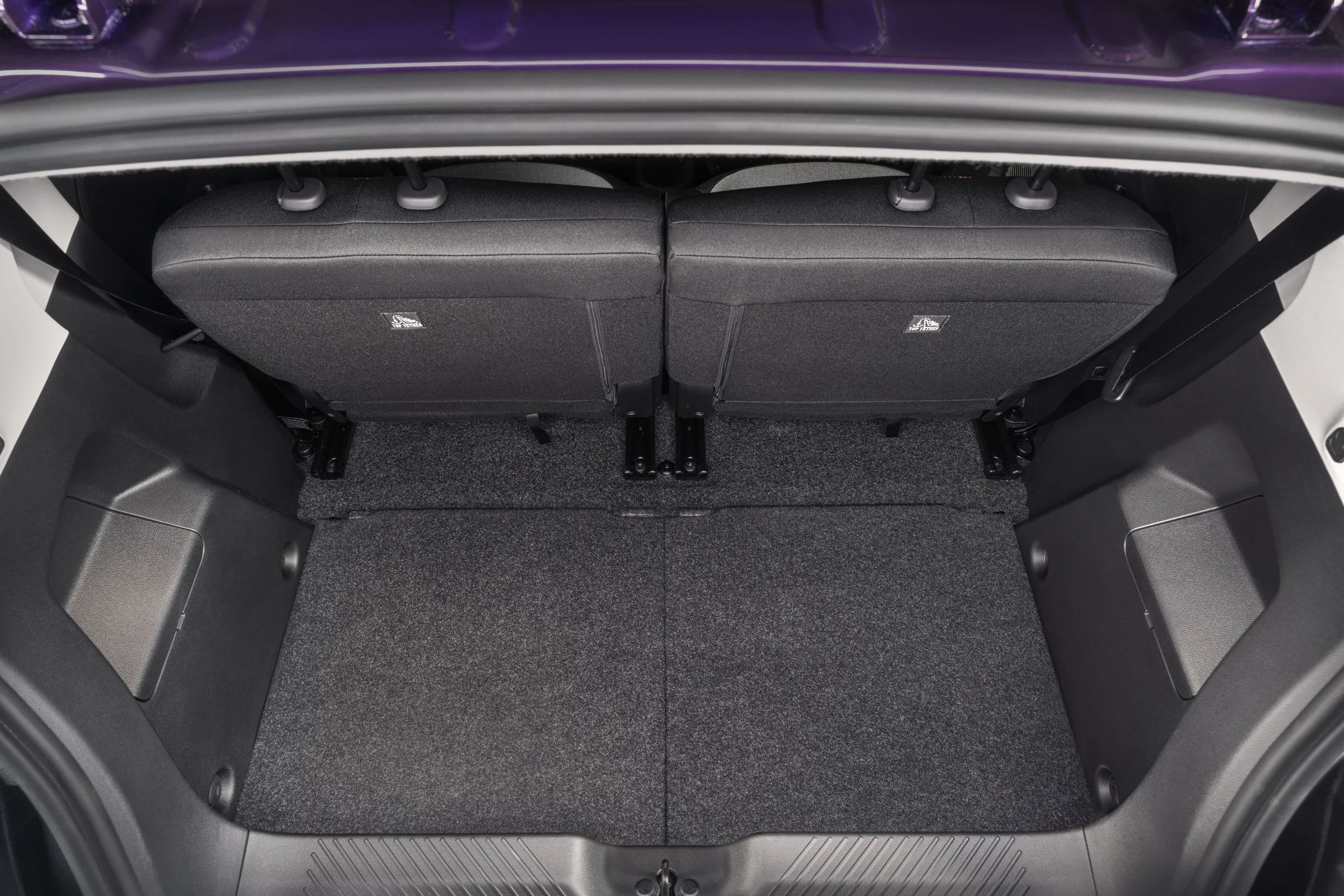 Nissan Pixo interior official photo 36