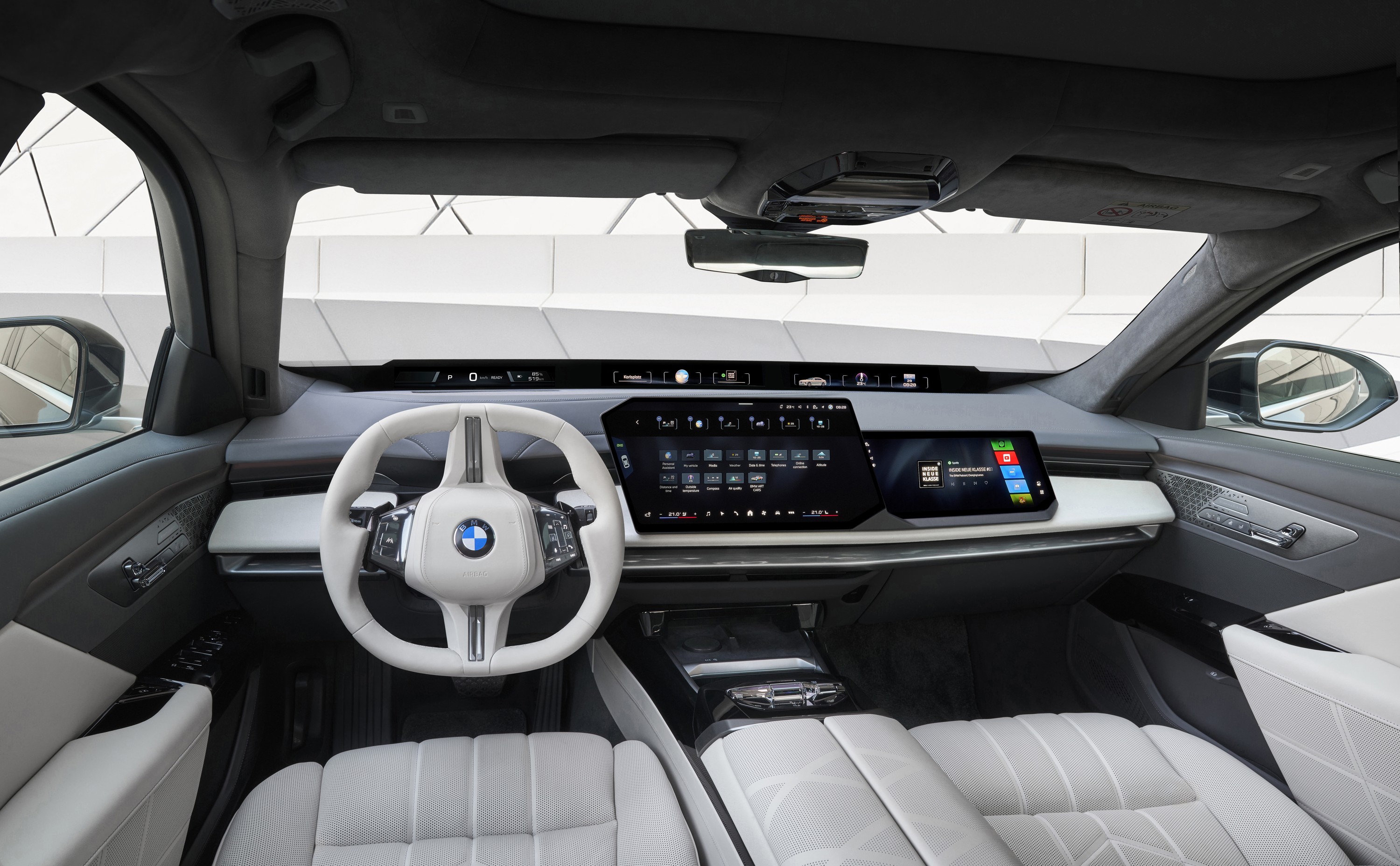 BMW 7 Series interior P90638748