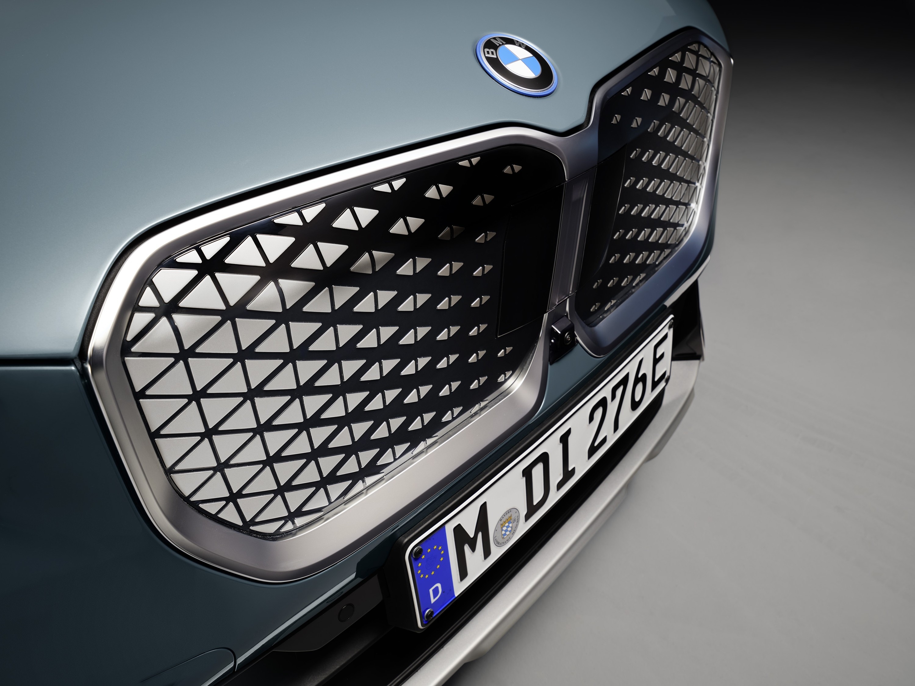 BMW iX1 exterior P90520696