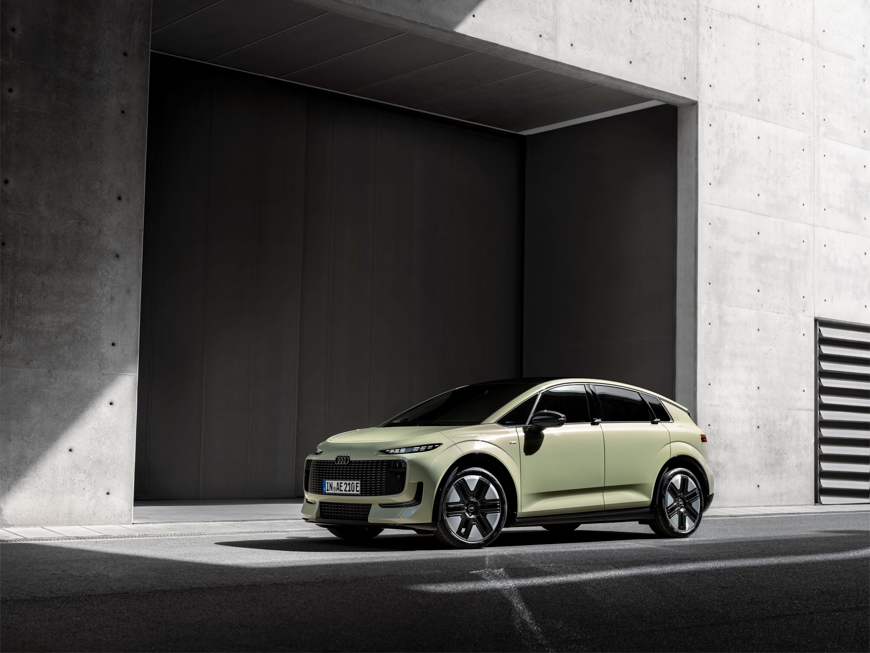 Audi A2 e-tron Exterior official photo