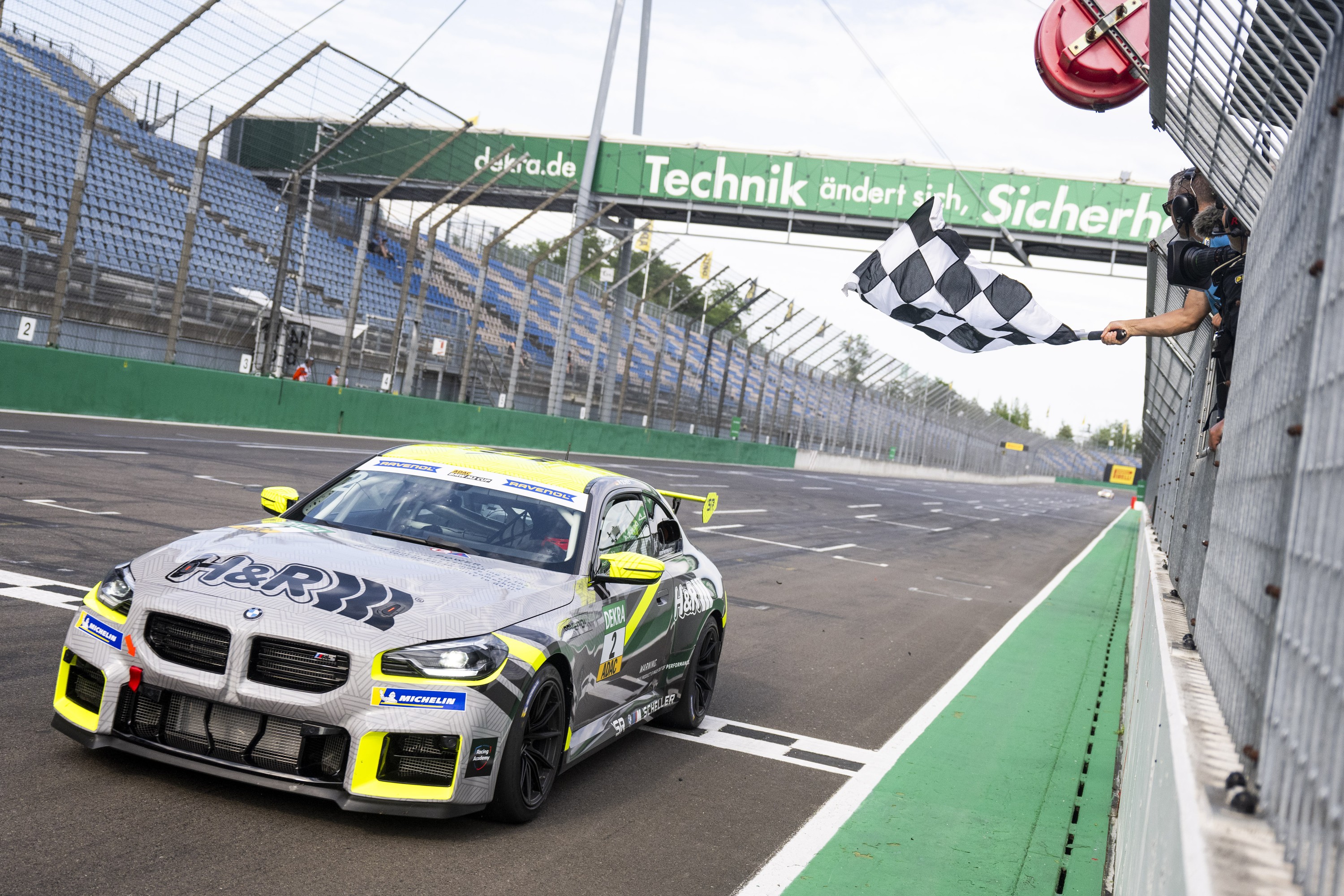 BMW M2 exterior P90646524