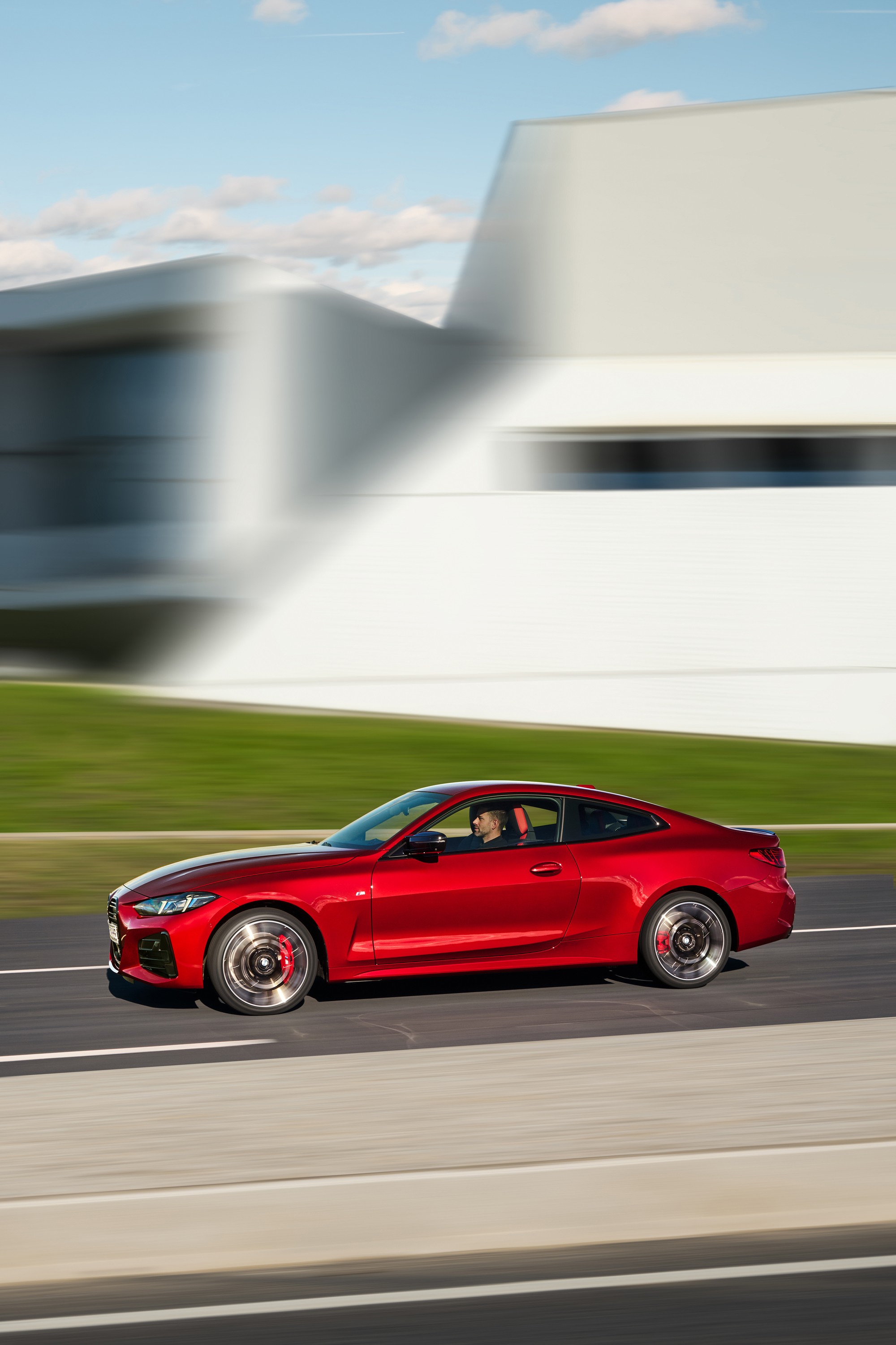 BMW 4 Series driving P90535816