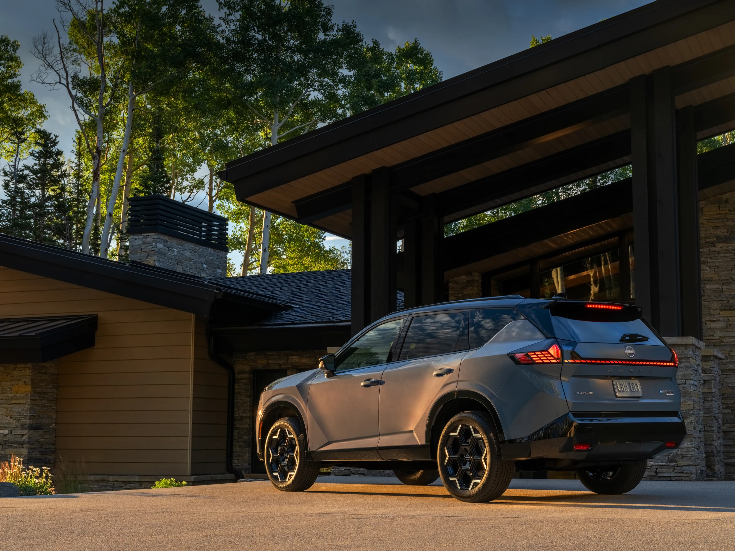 2027 Nissan Rogue Hybrid exterior detail photo 11