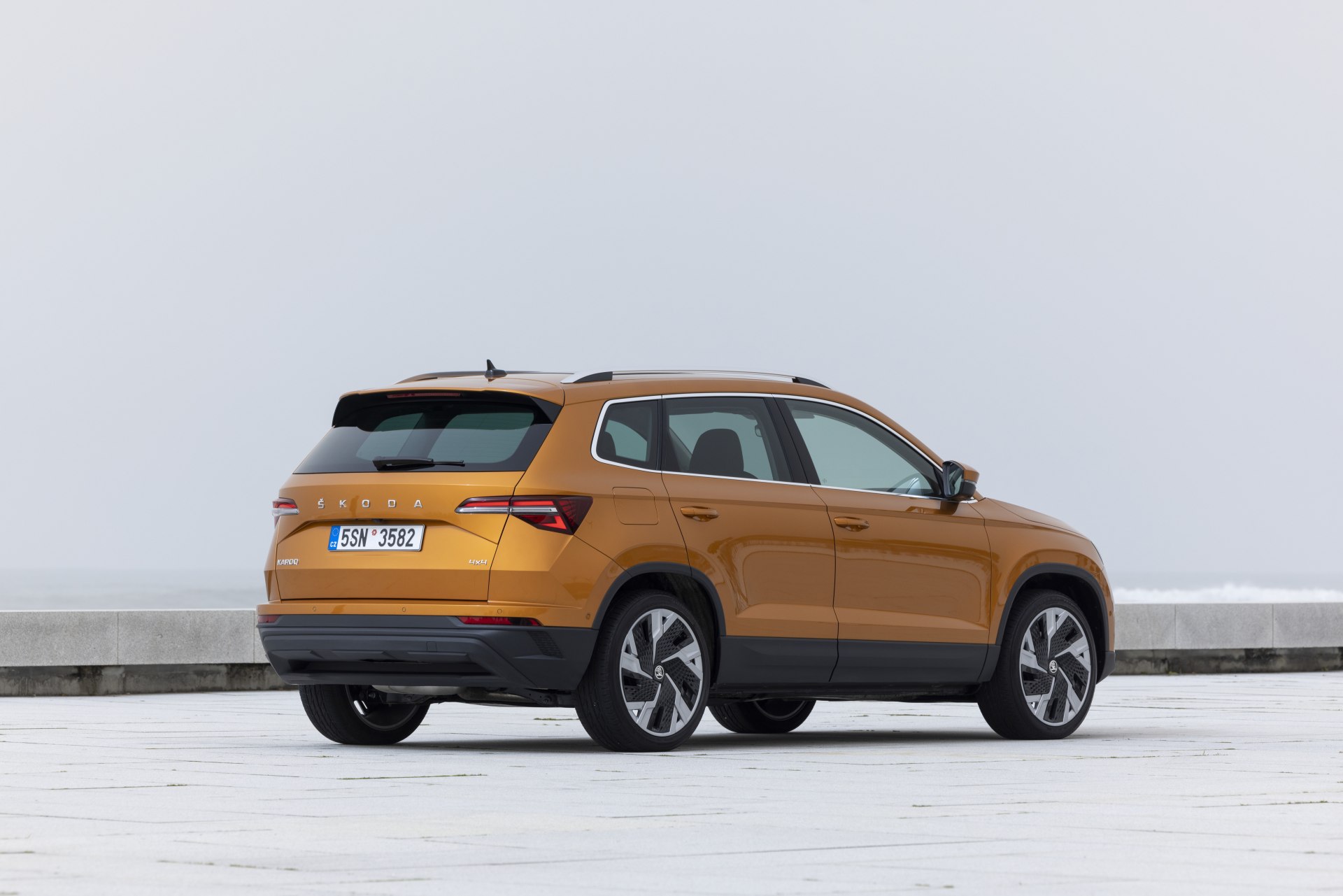 Škoda Karoq Exterior official photo