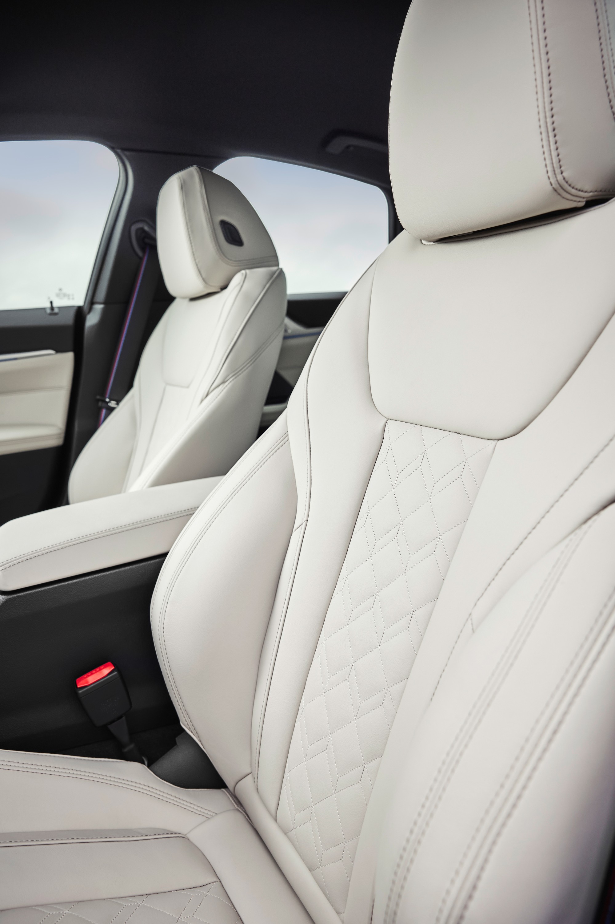 BMW M440i interior P90546596