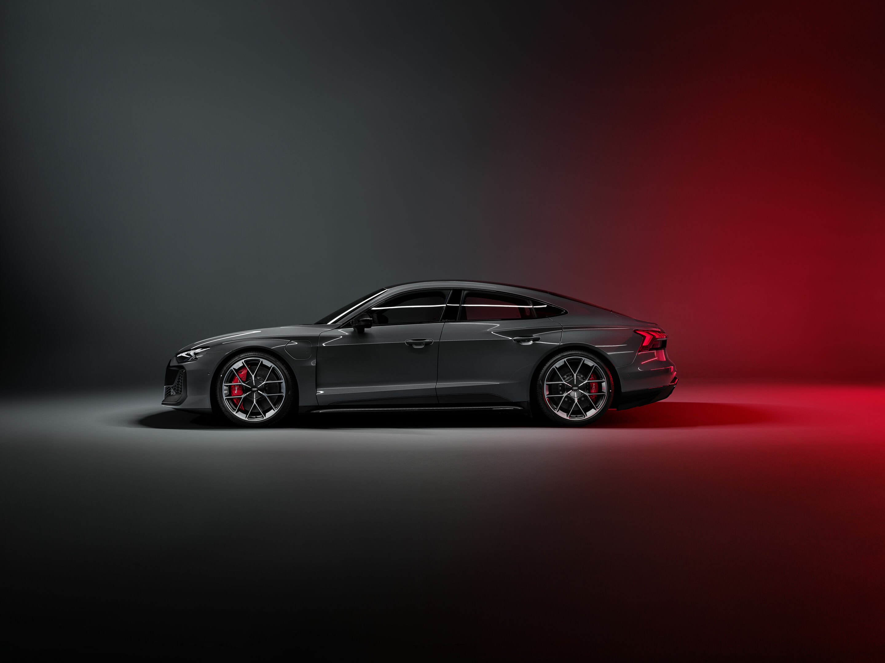 Audi RS e-tron GT interior and cockpit A242566