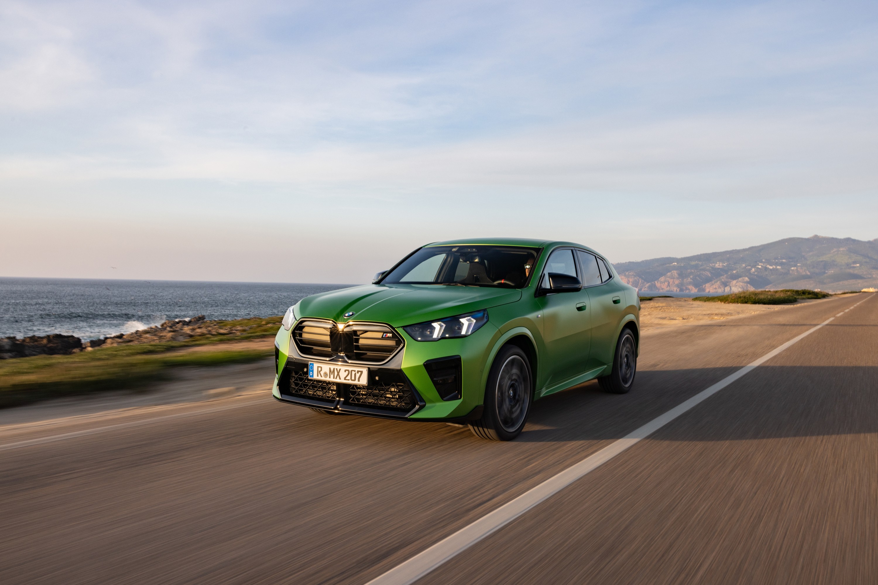 BMW X2 driving P90540237