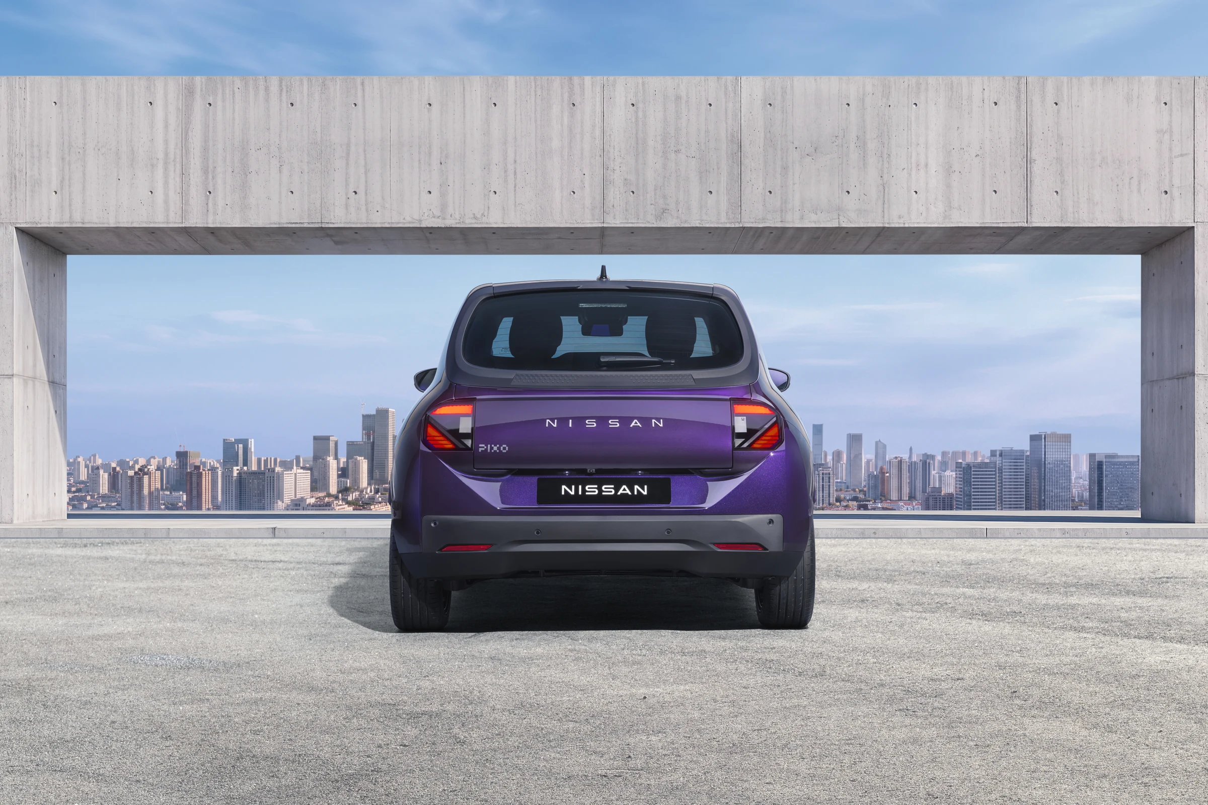 Nissan Pixo exterior official photo 6