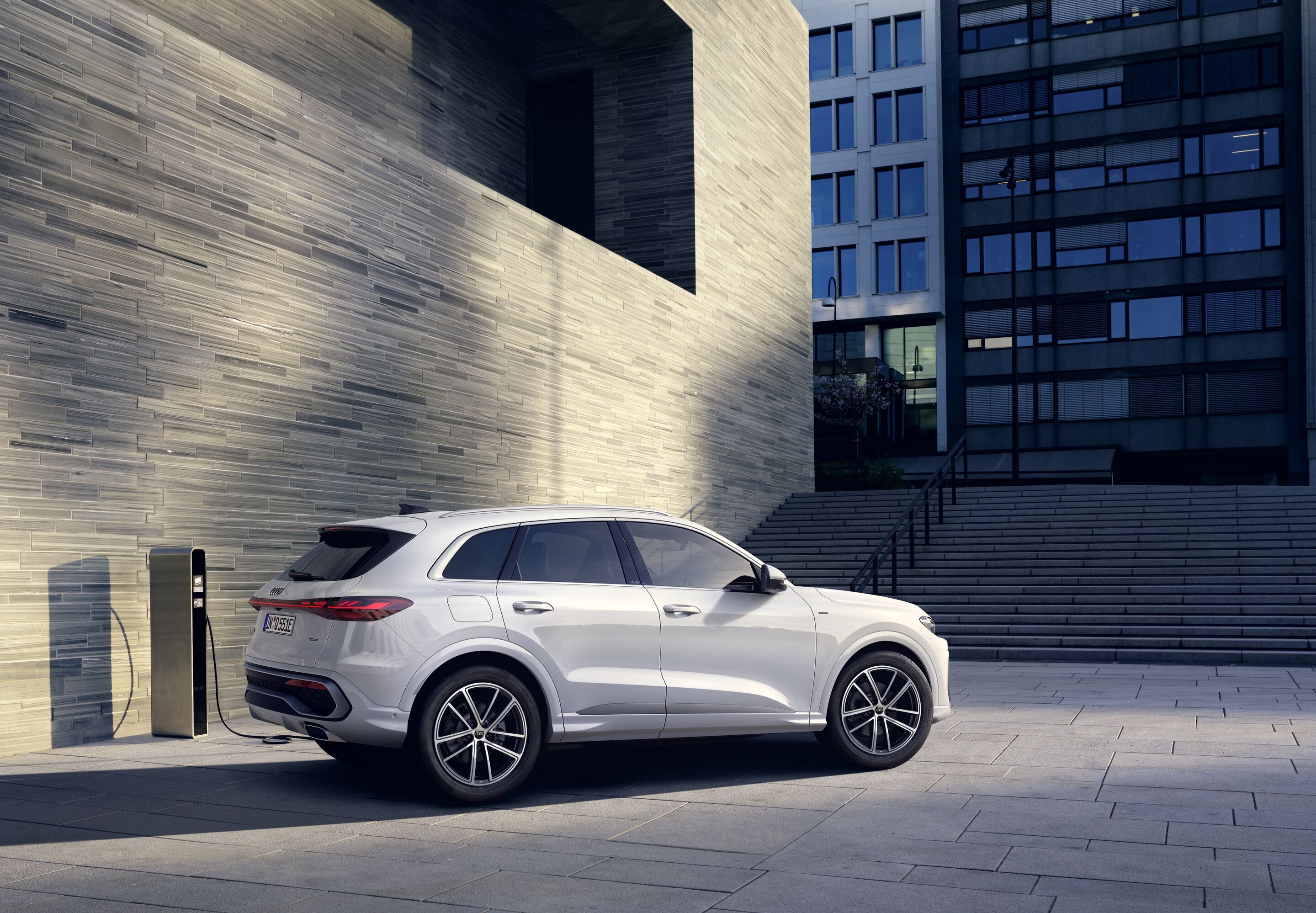 Audi Q5 SUV e-hybrid additional exterior official photo
