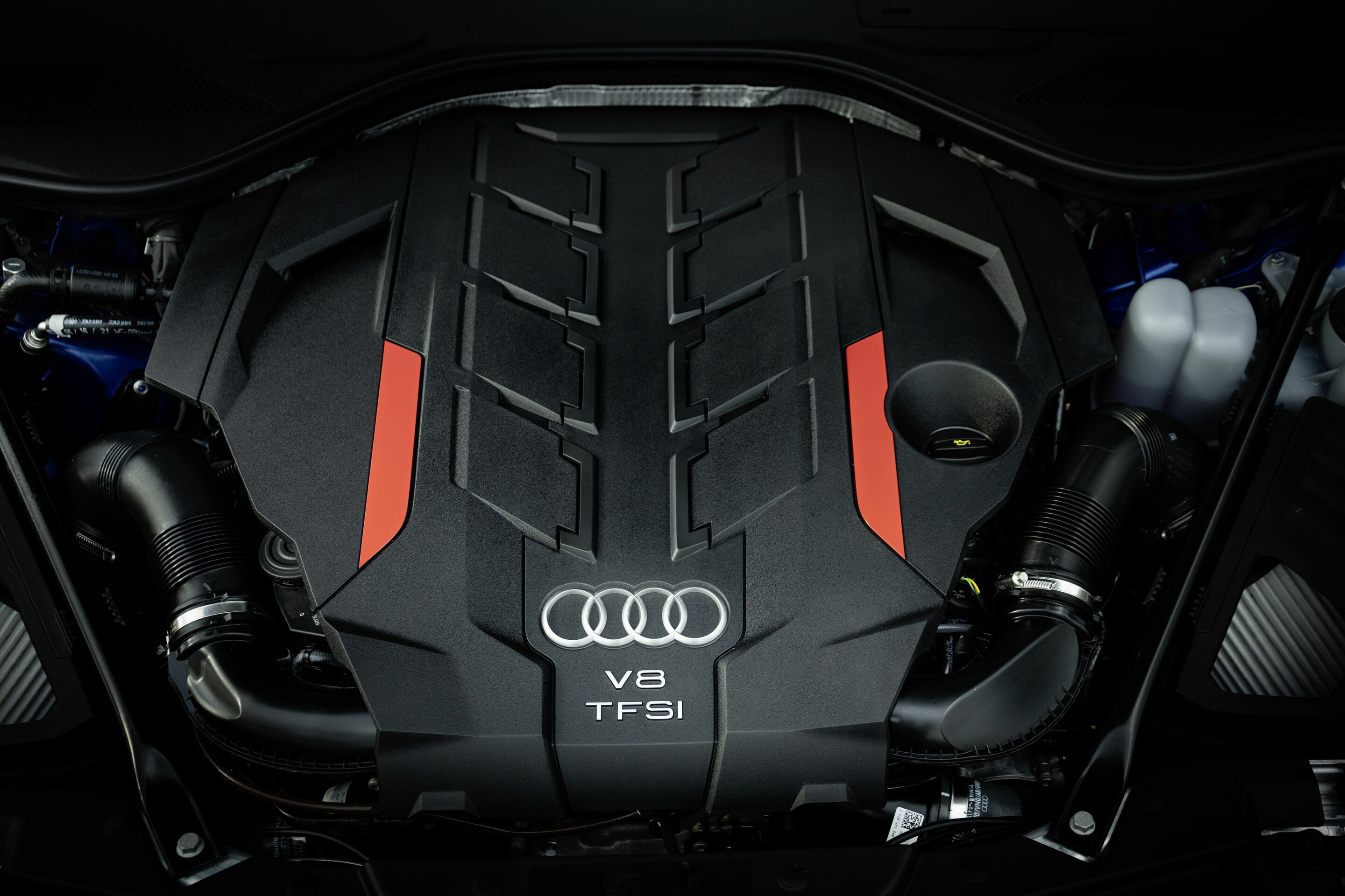 Audi S8 interior and cockpit A220800
