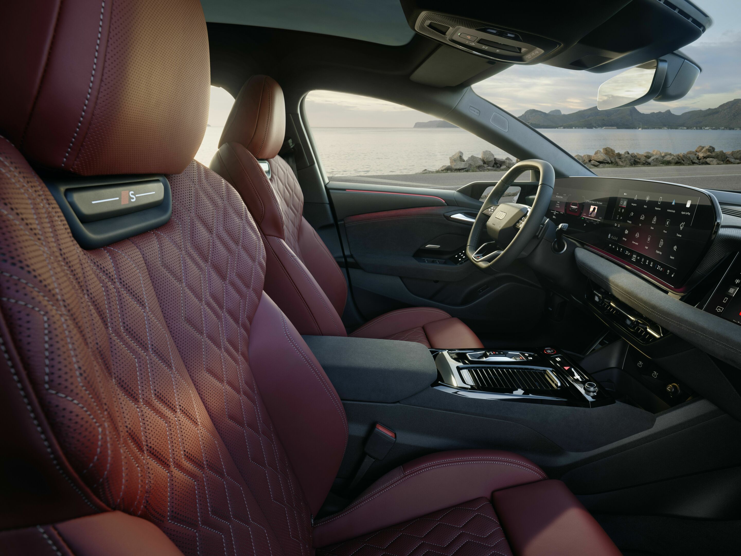 Audi S6 Avant e-tron interior and cockpit A243570