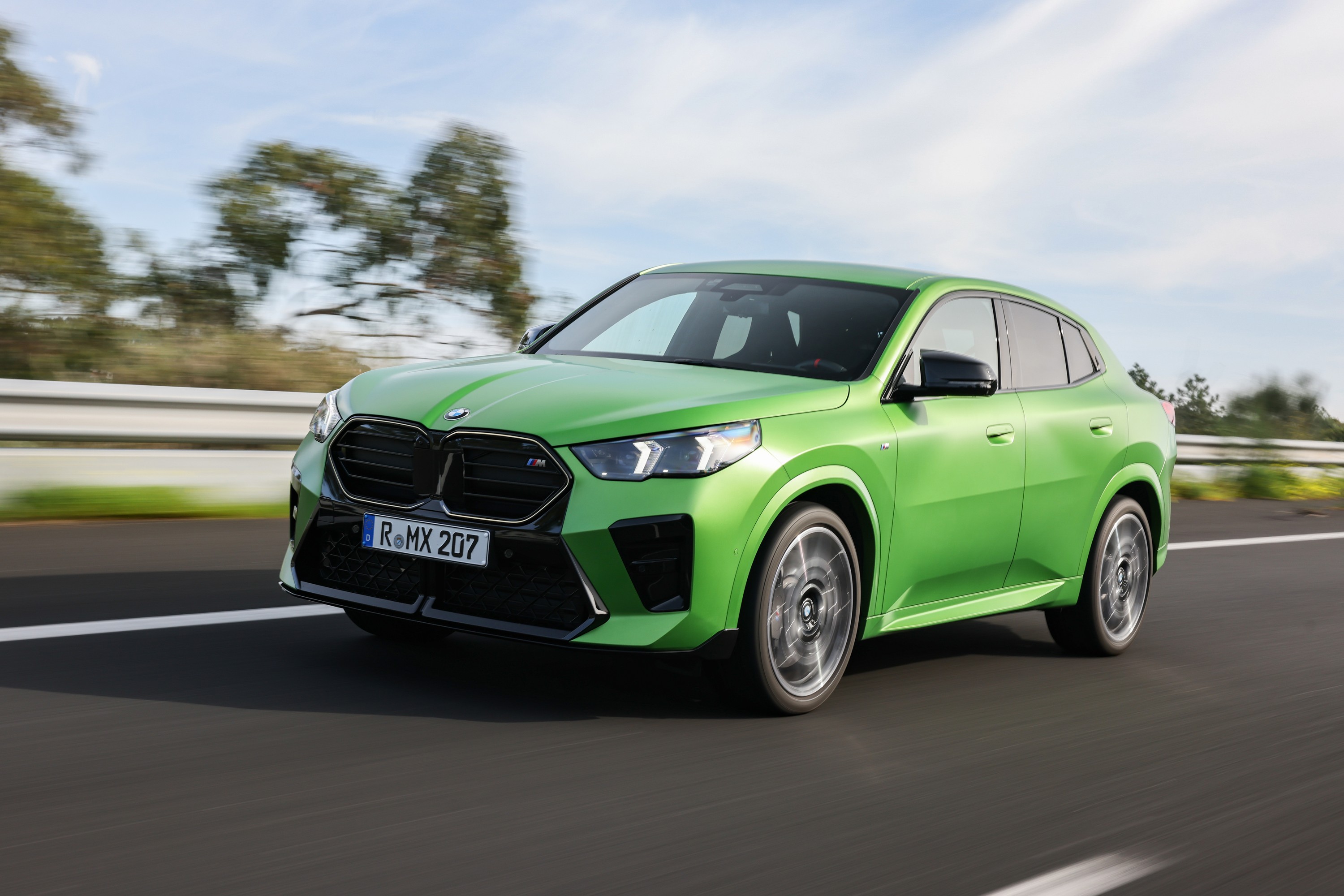 BMW X2 driving P90540178