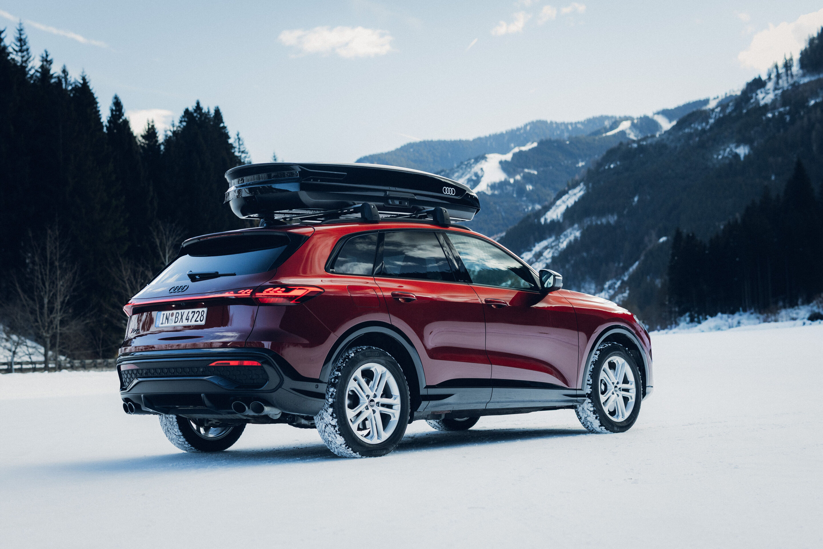 Audi SQ5 SUV additional exterior official photo