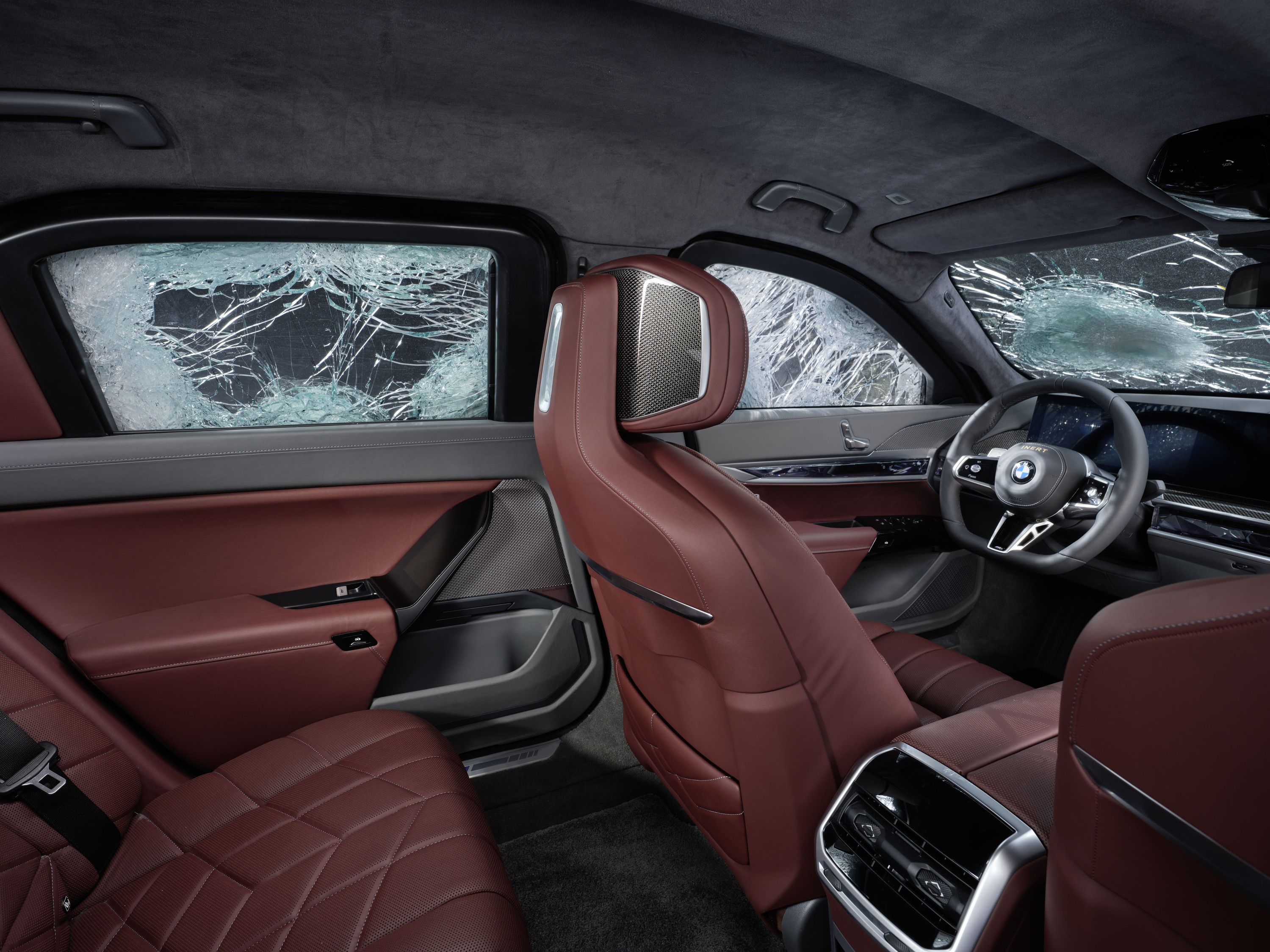 BMW 760i exterior P90516681