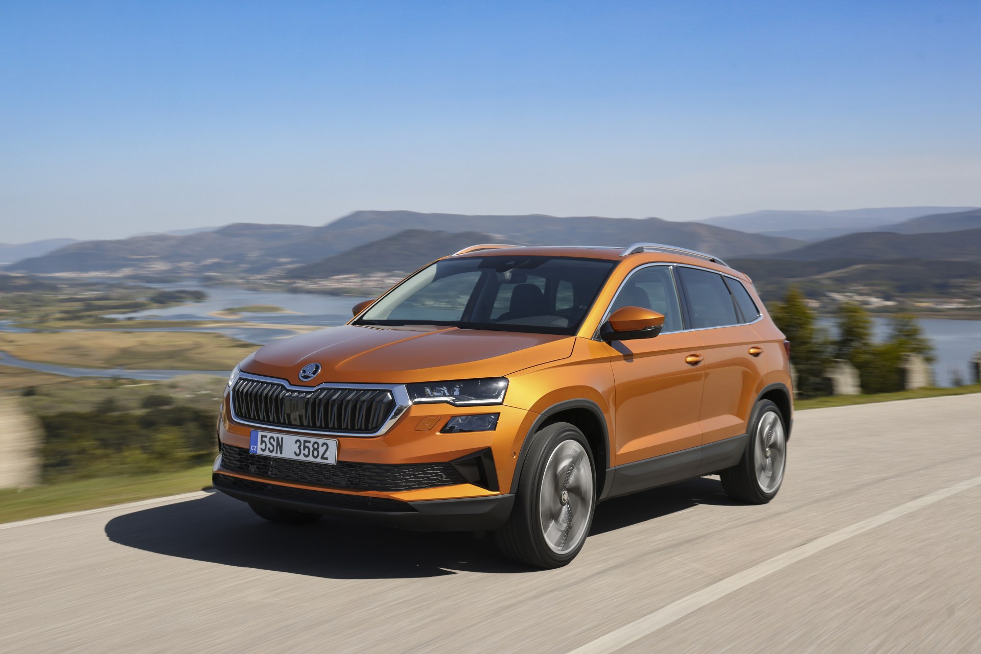 Škoda Karoq Exterior official photo