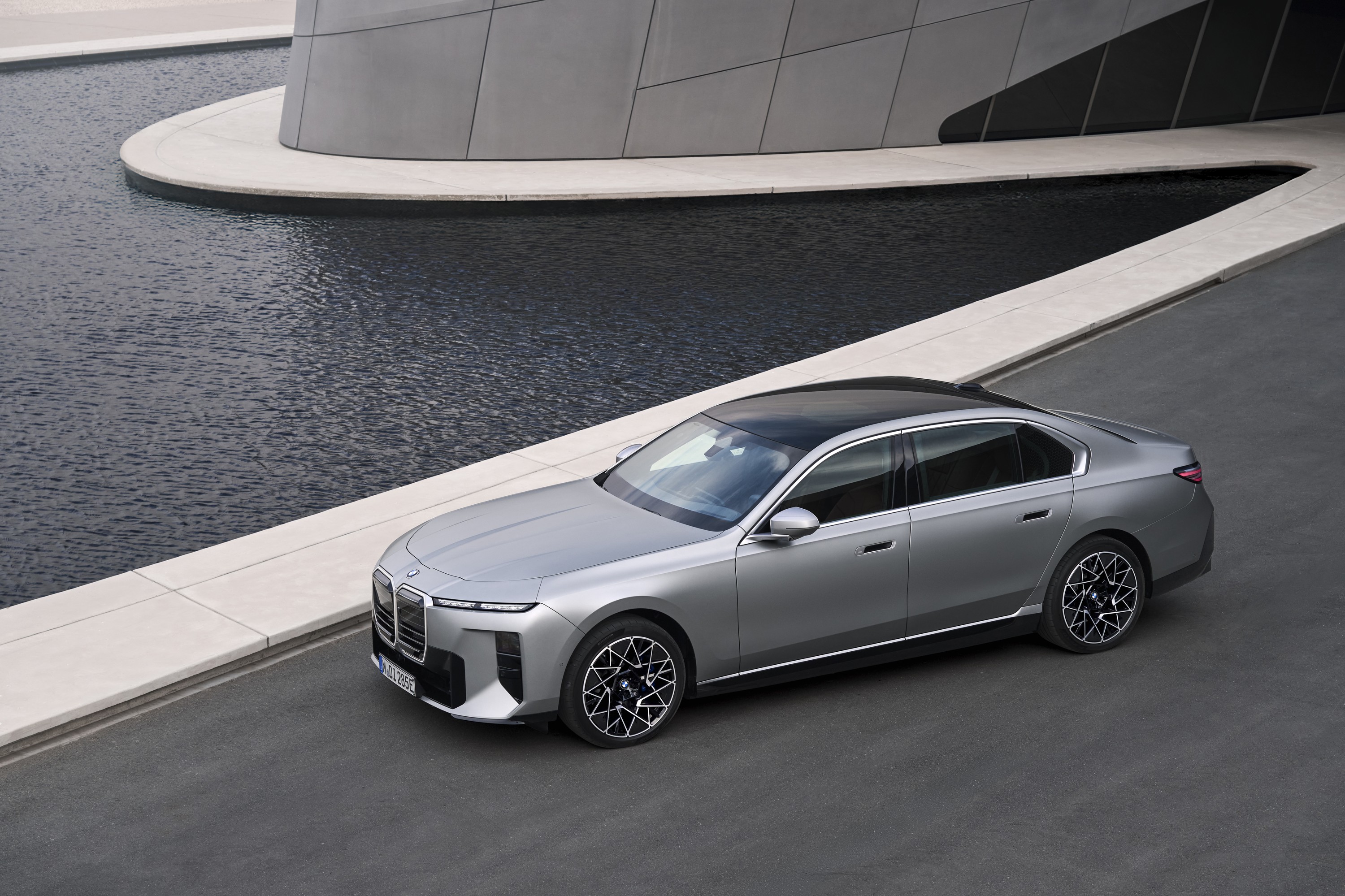 BMW i7 exterior P90636140