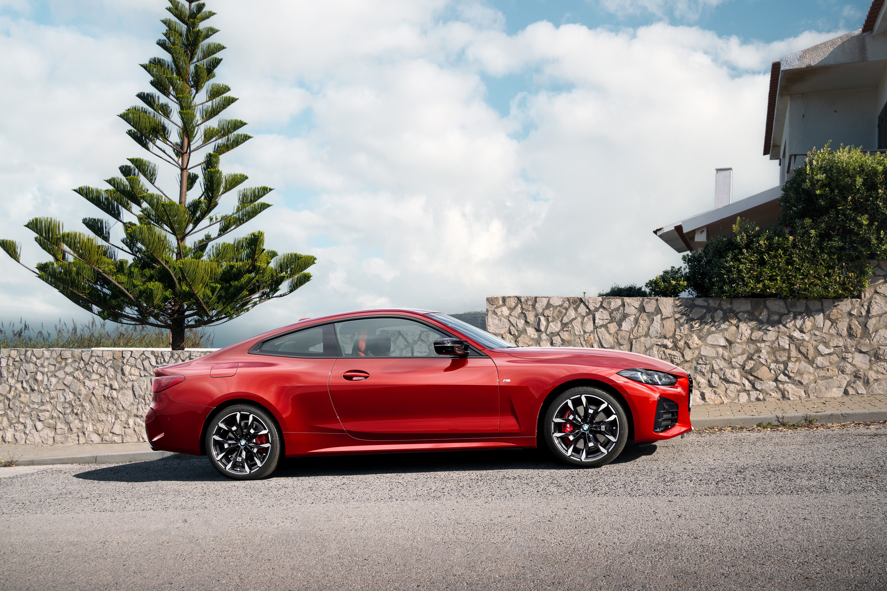BMW 4 Series driving P90535822