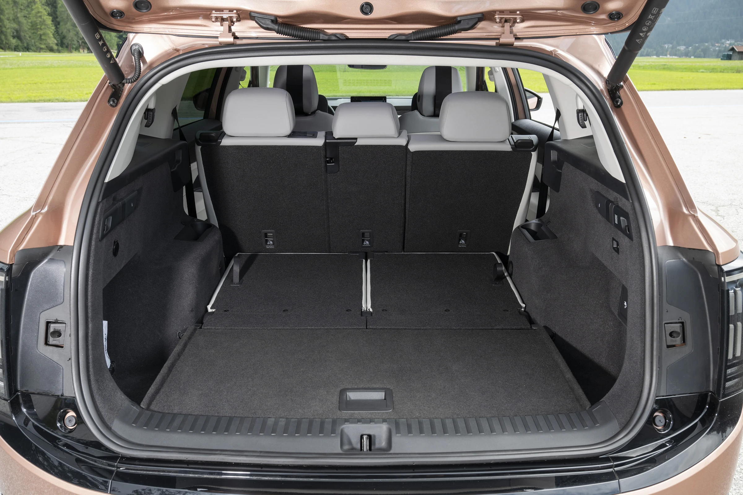Skoda Peaq interior official photo 11