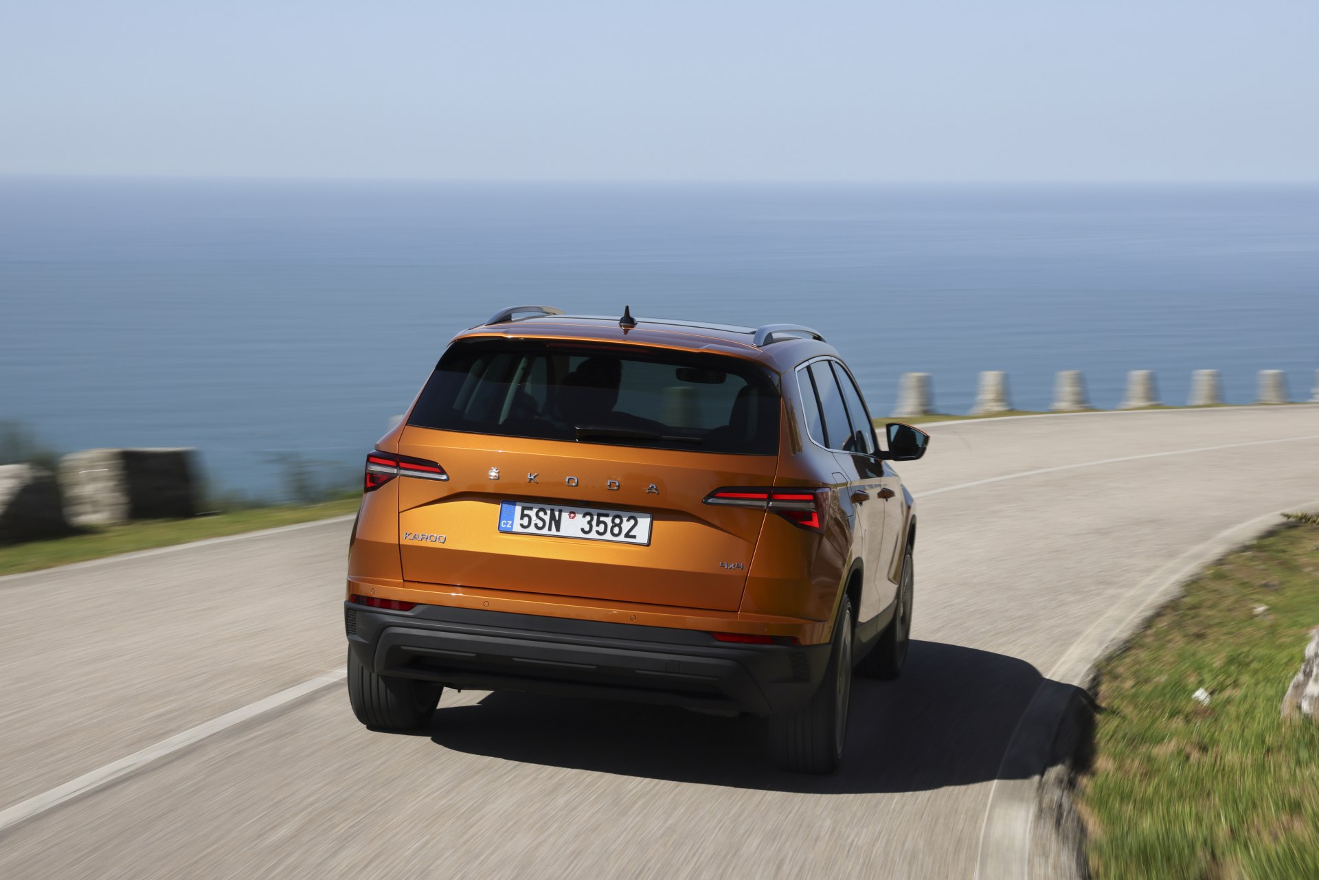 Škoda Karoq Exterior official photo