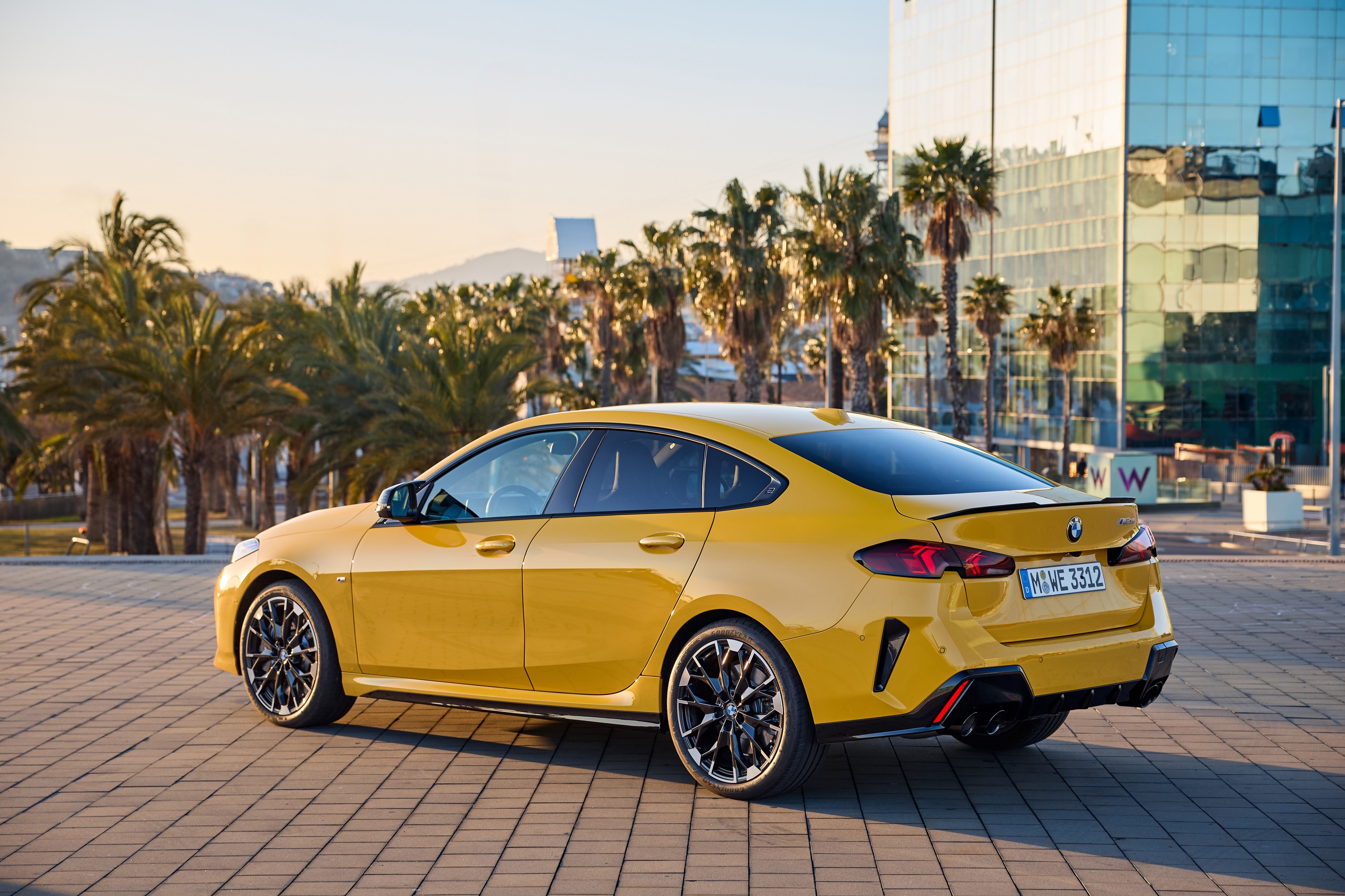 BMW M235 exterior P90589004