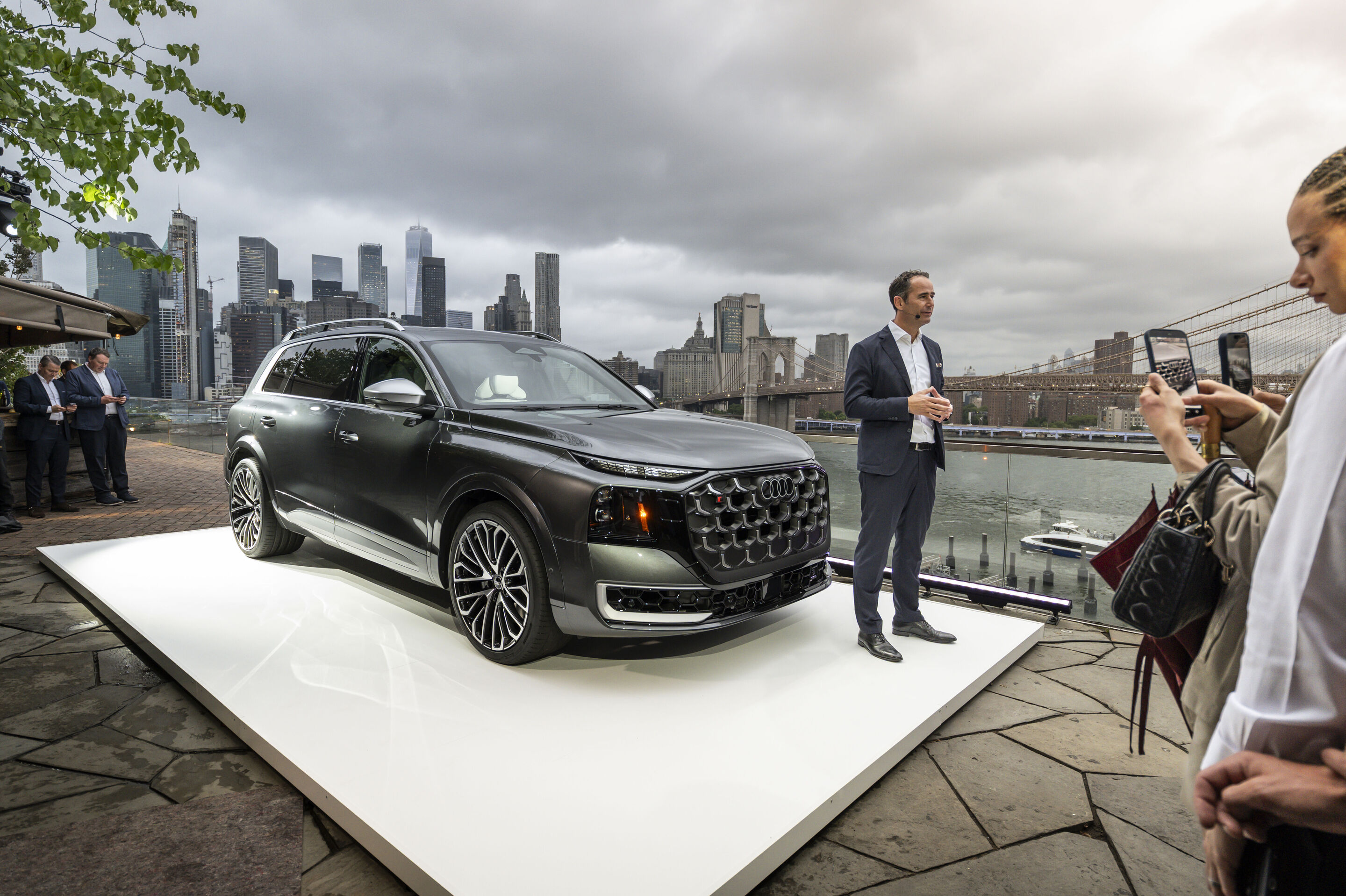 Audi Q9 Overview official photo