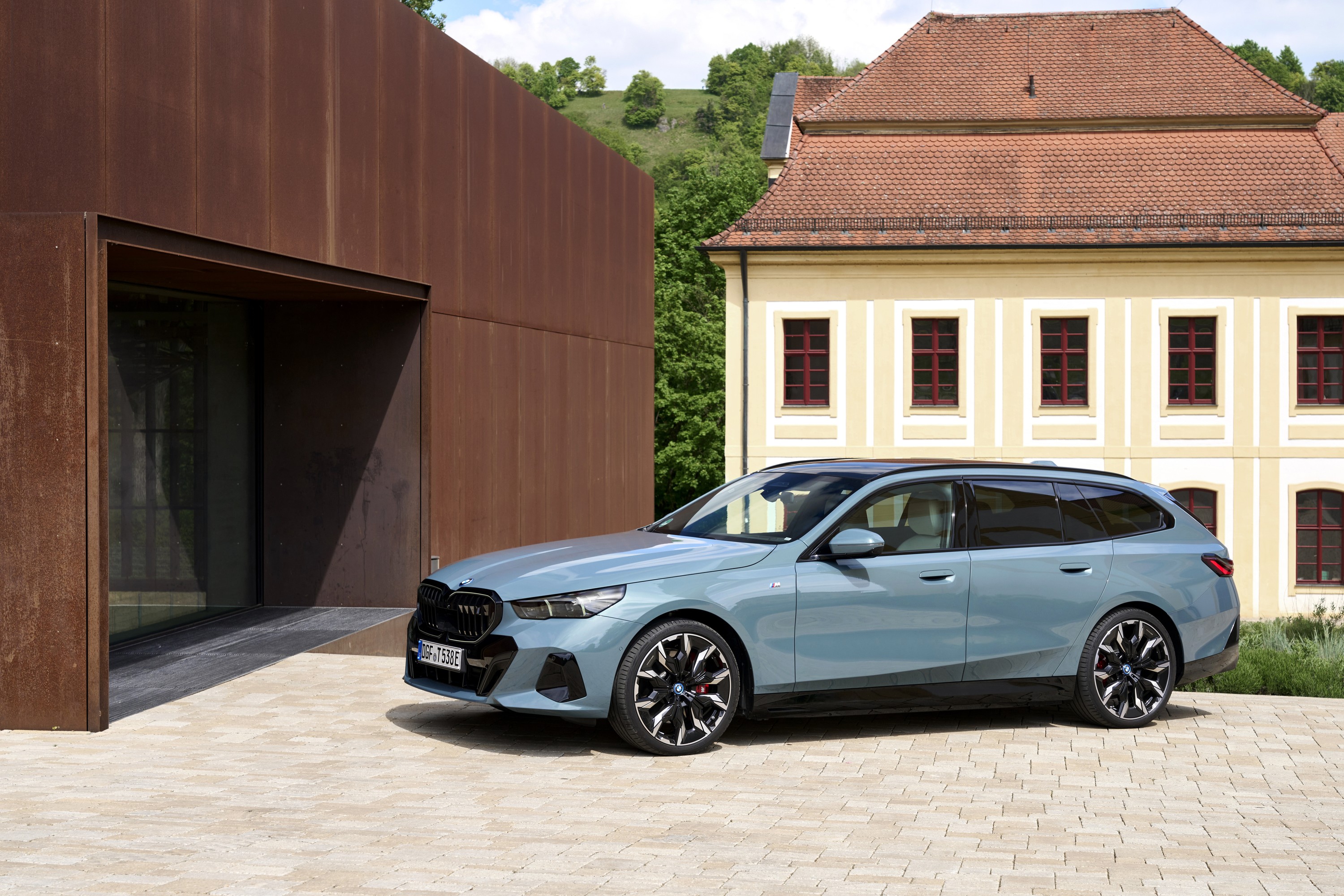 BMW i5 exterior P90550001