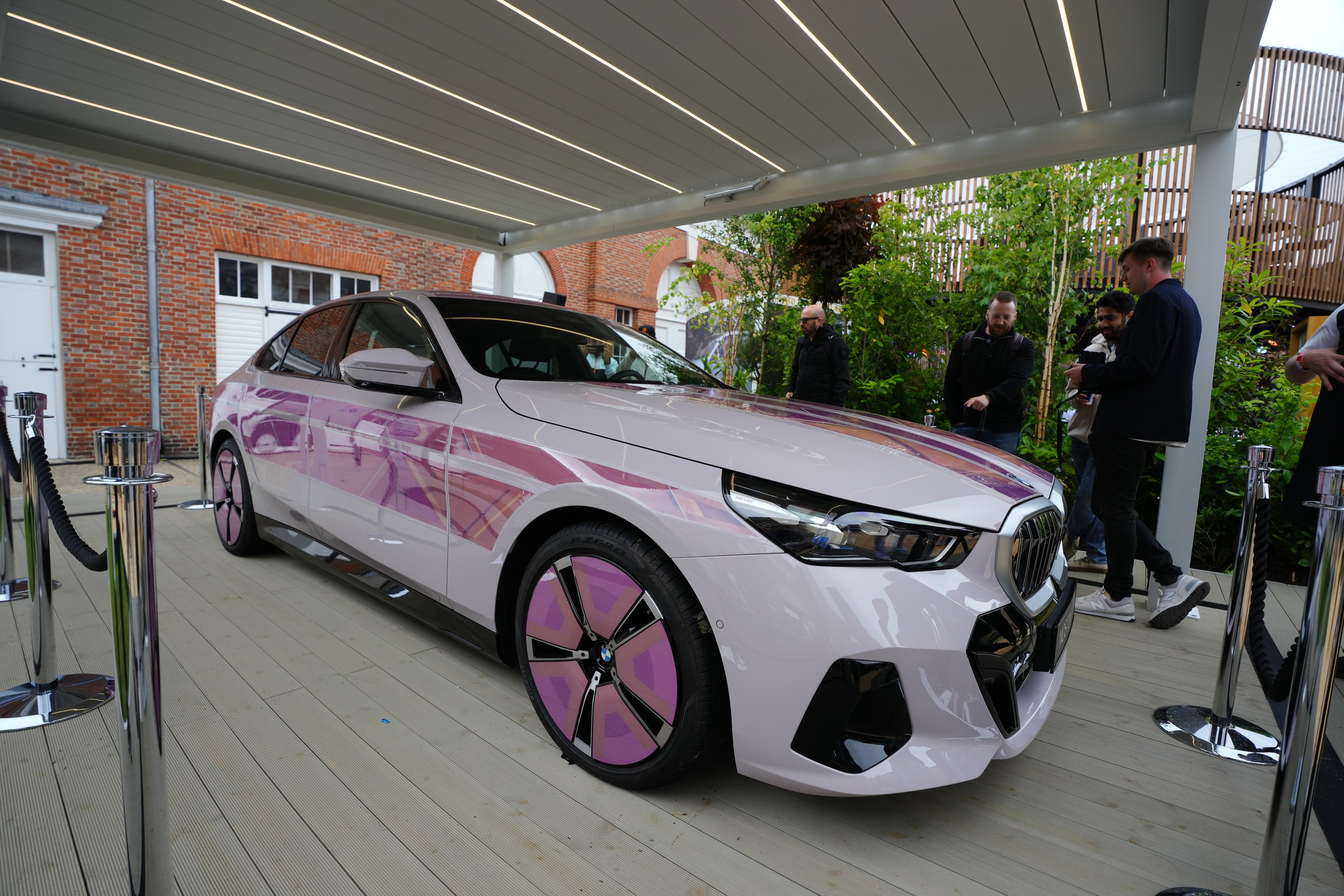 BMW i5 exterior P90560183