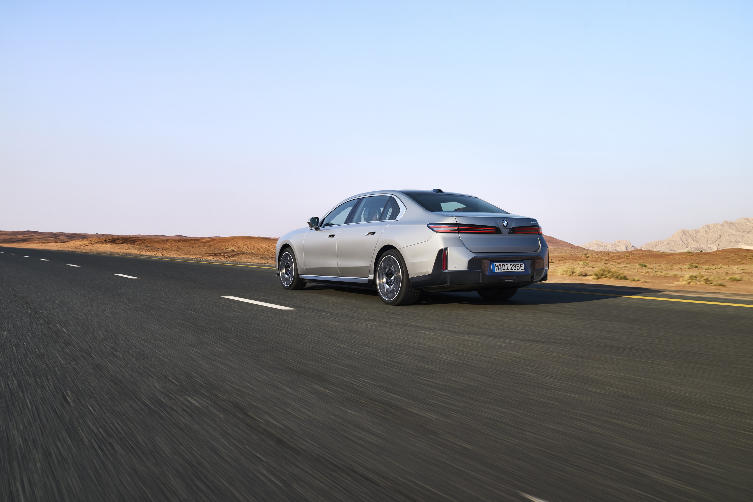 BMW i7 exterior P90636157