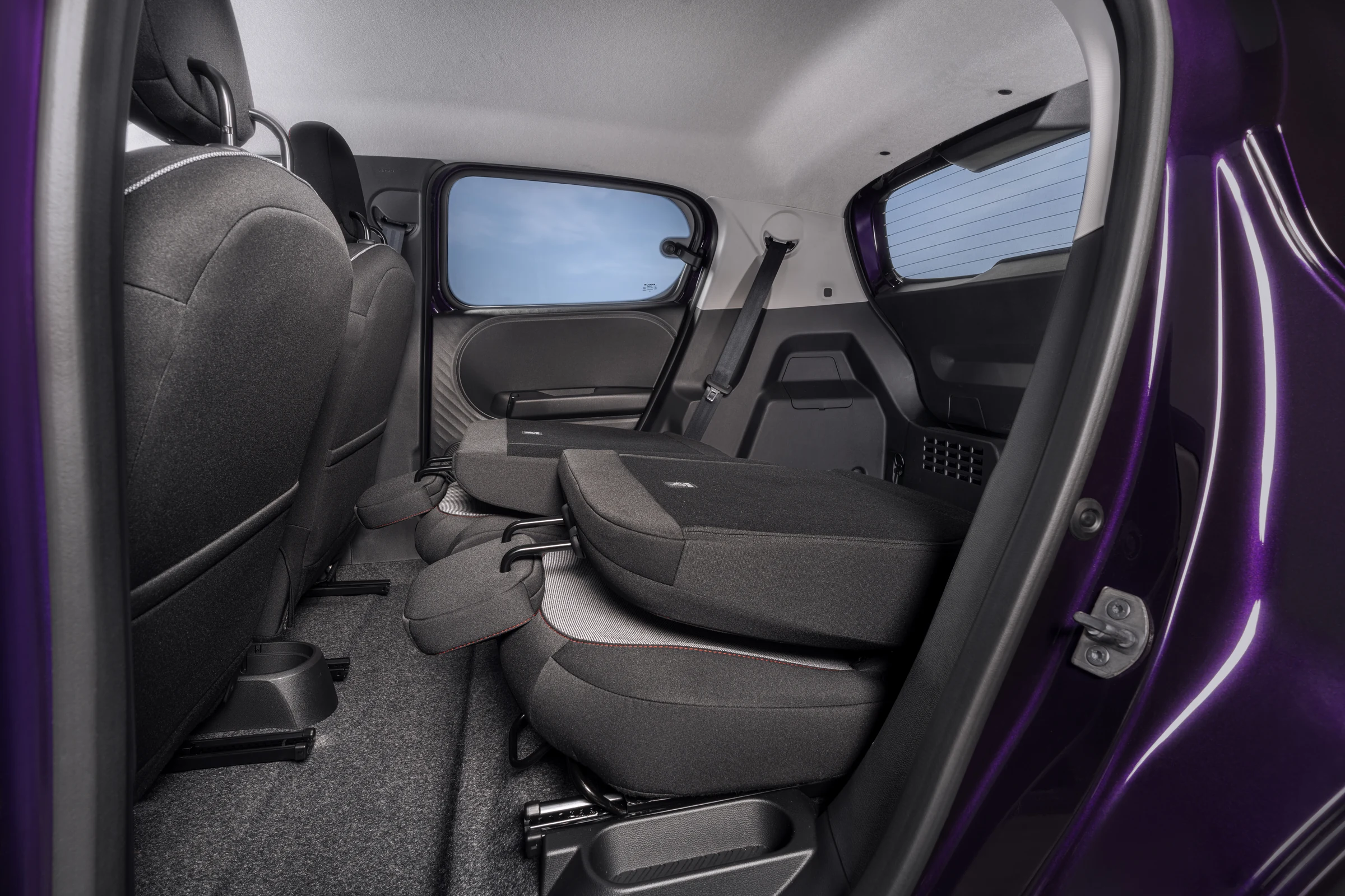 Nissan Pixo interior official photo 20