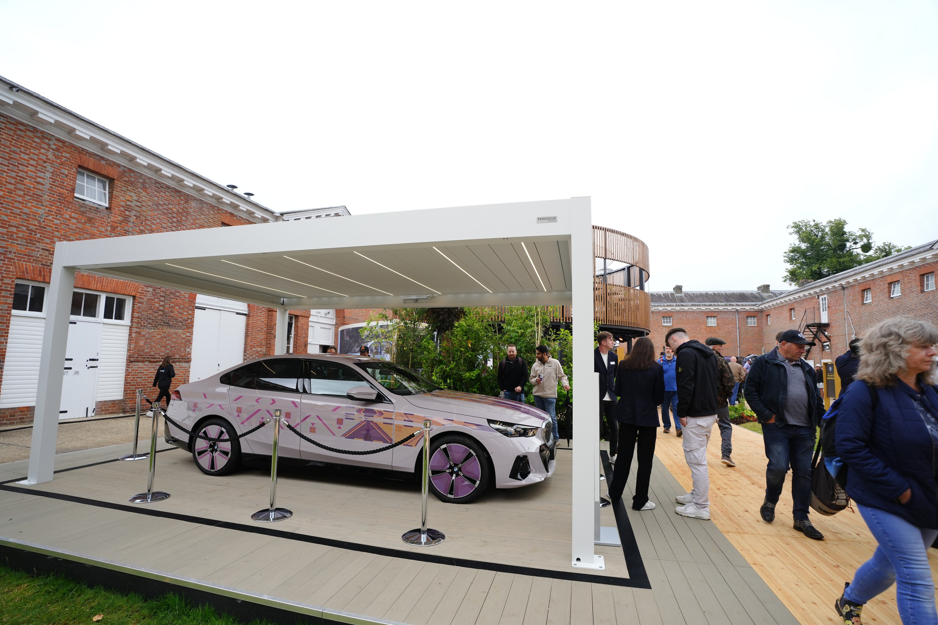 BMW i5 exterior P90560182