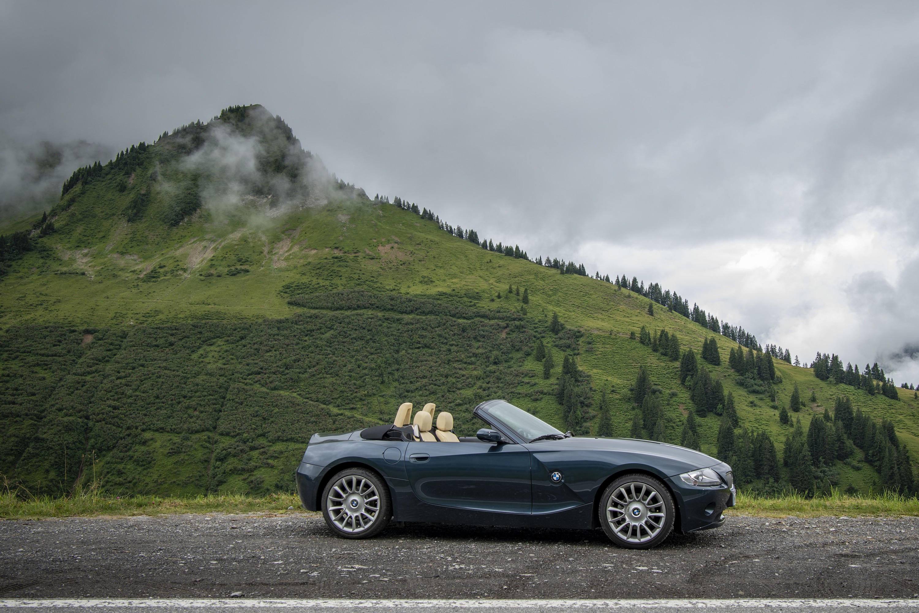 BMW Z4 driving P90625086