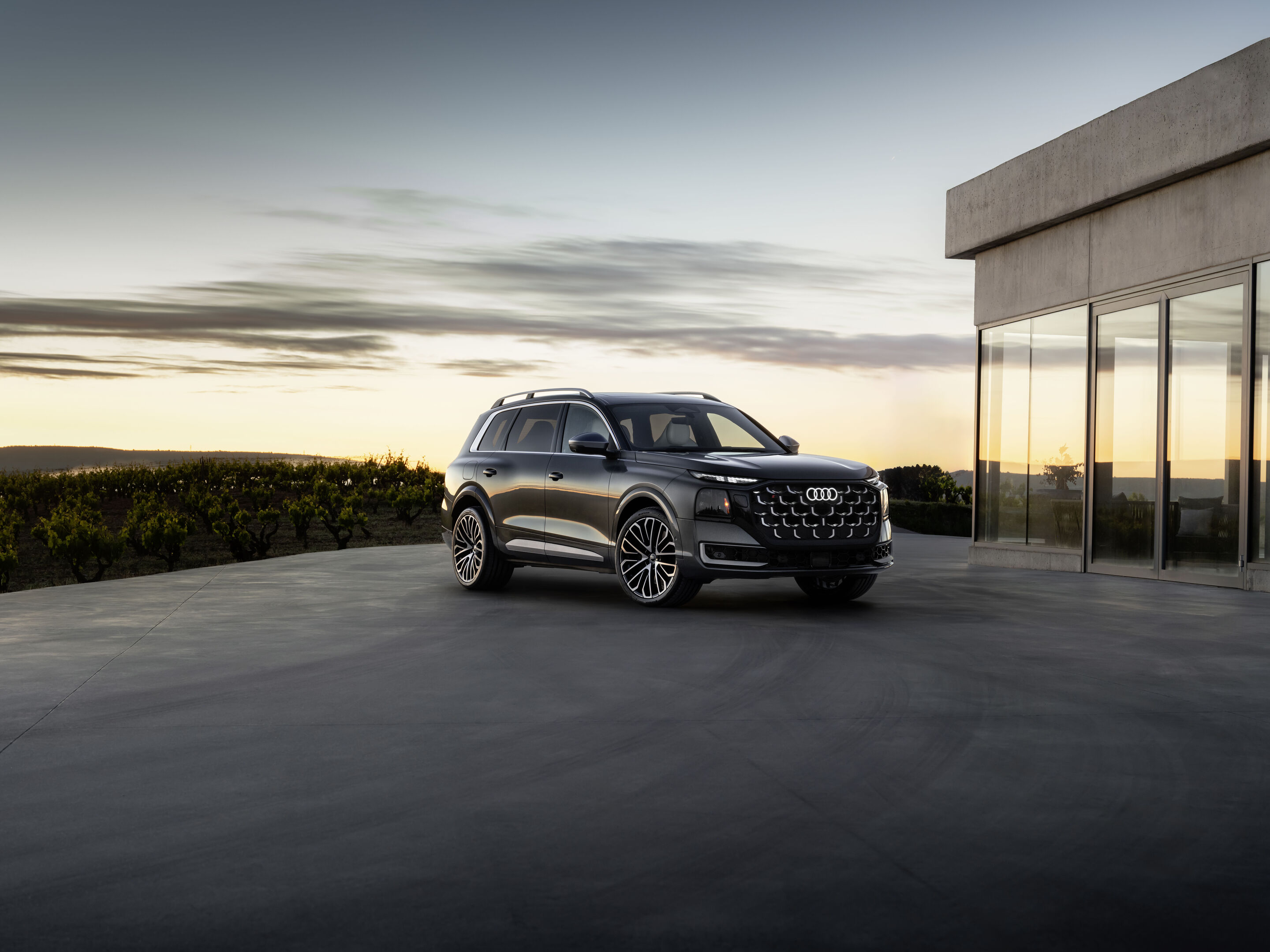 Audi Q9 Exterior official photo