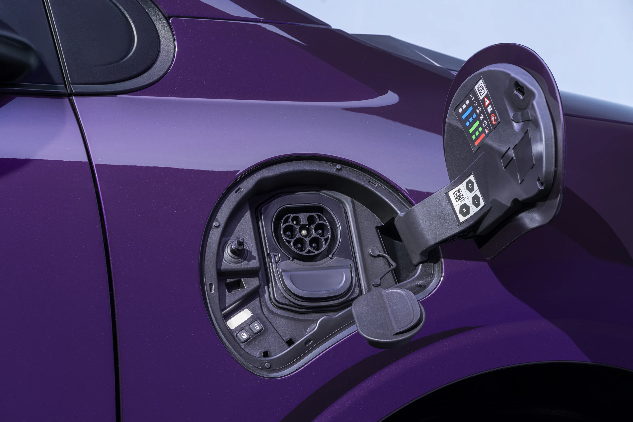 Nissan Pixo close-up details official photo 20