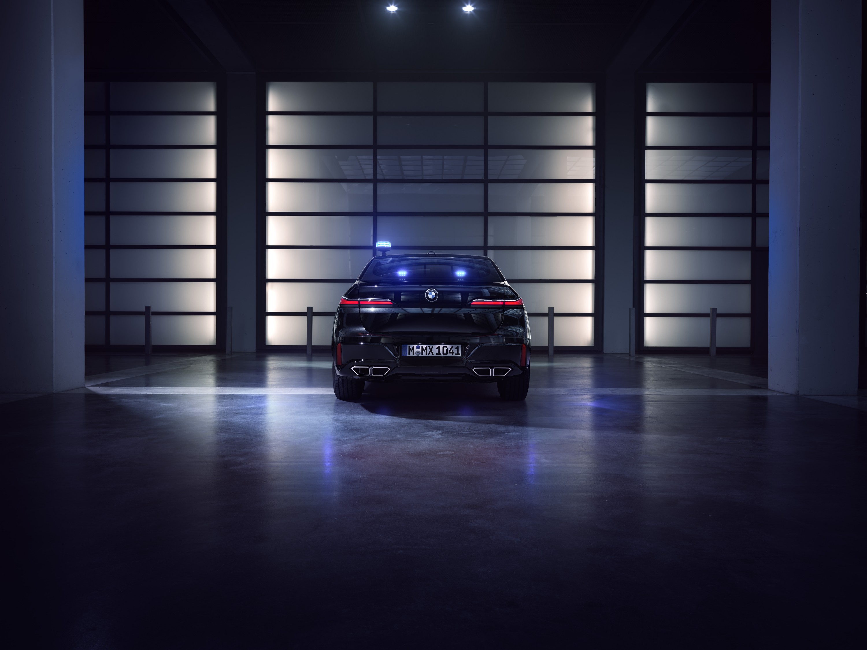 BMW 760i exterior P90516184
