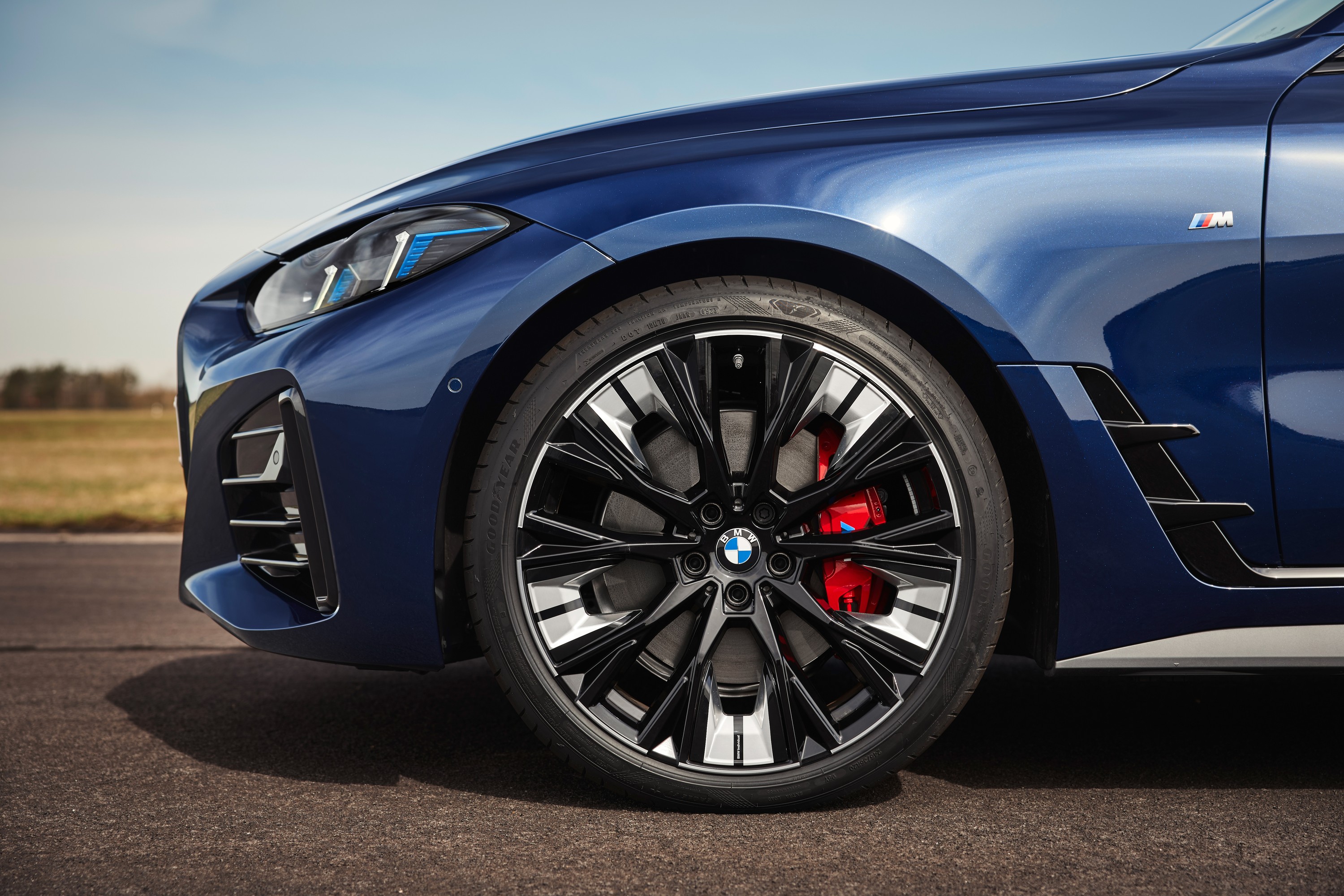 BMW M440i exterior P90546579