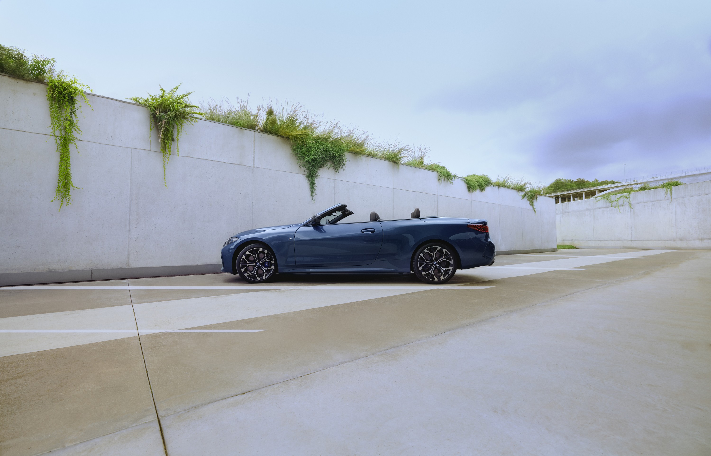 BMW M440i exterior P90565311
