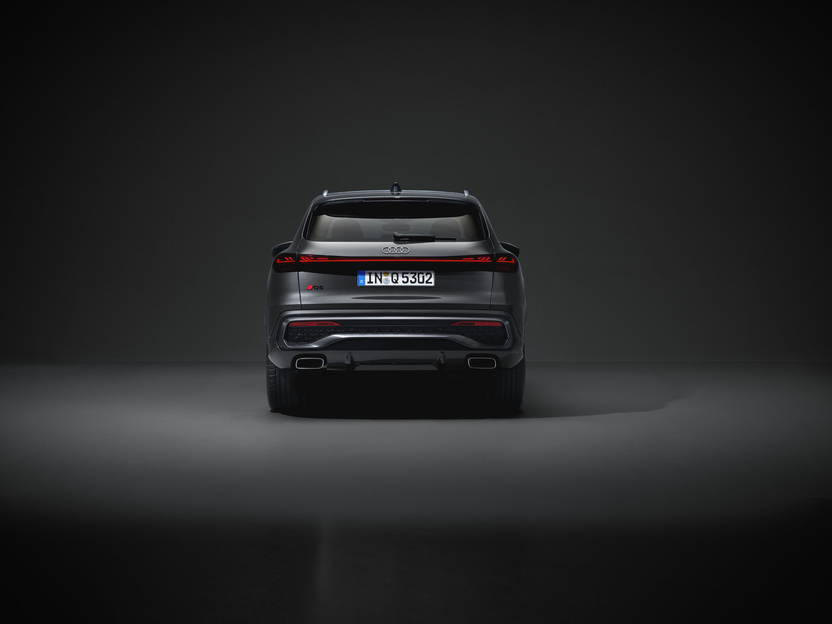 Audi Q5 SUV additional exterior official photo