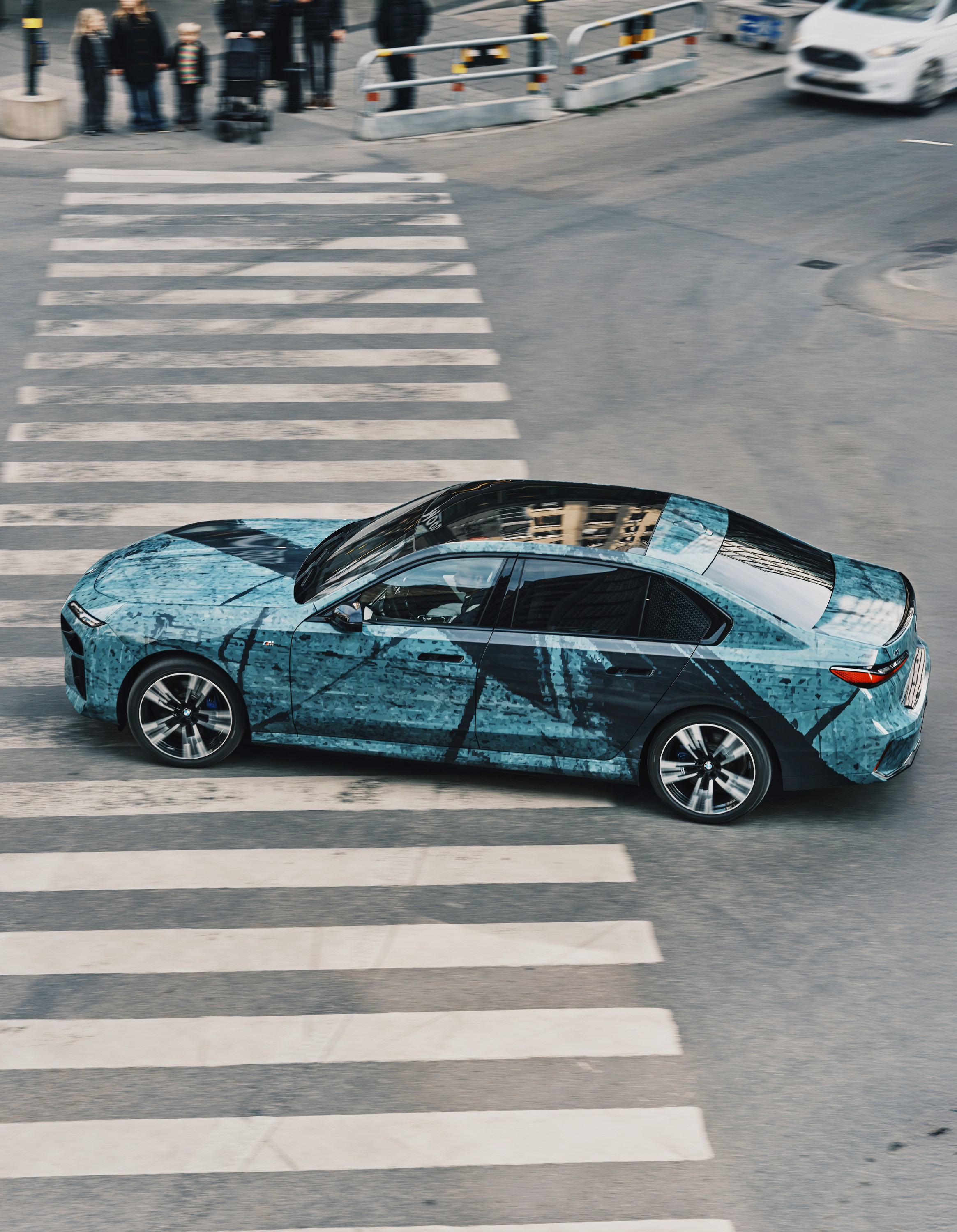 BMW i5 exterior P90601035