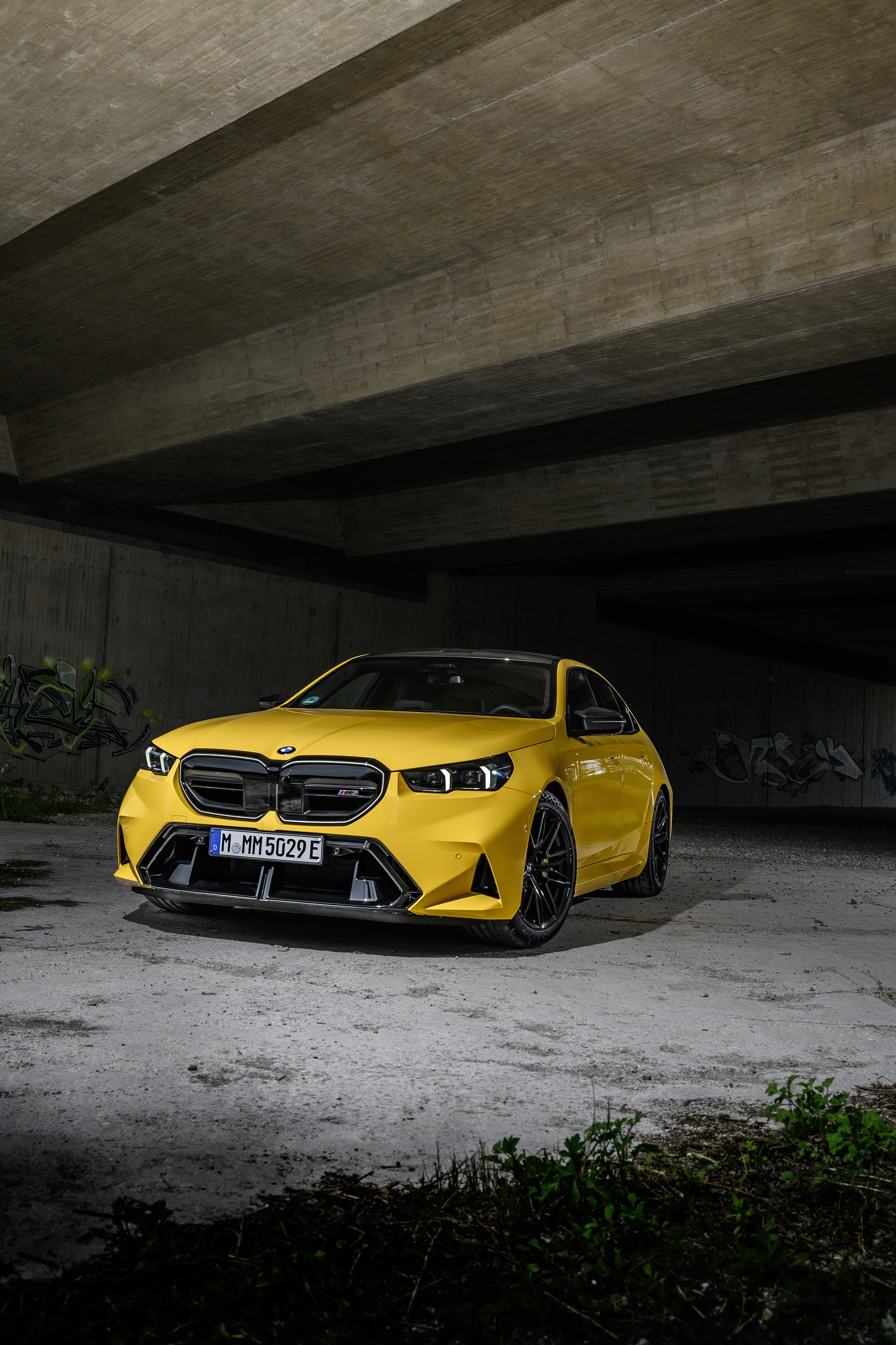 BMW M5 technology P90575452