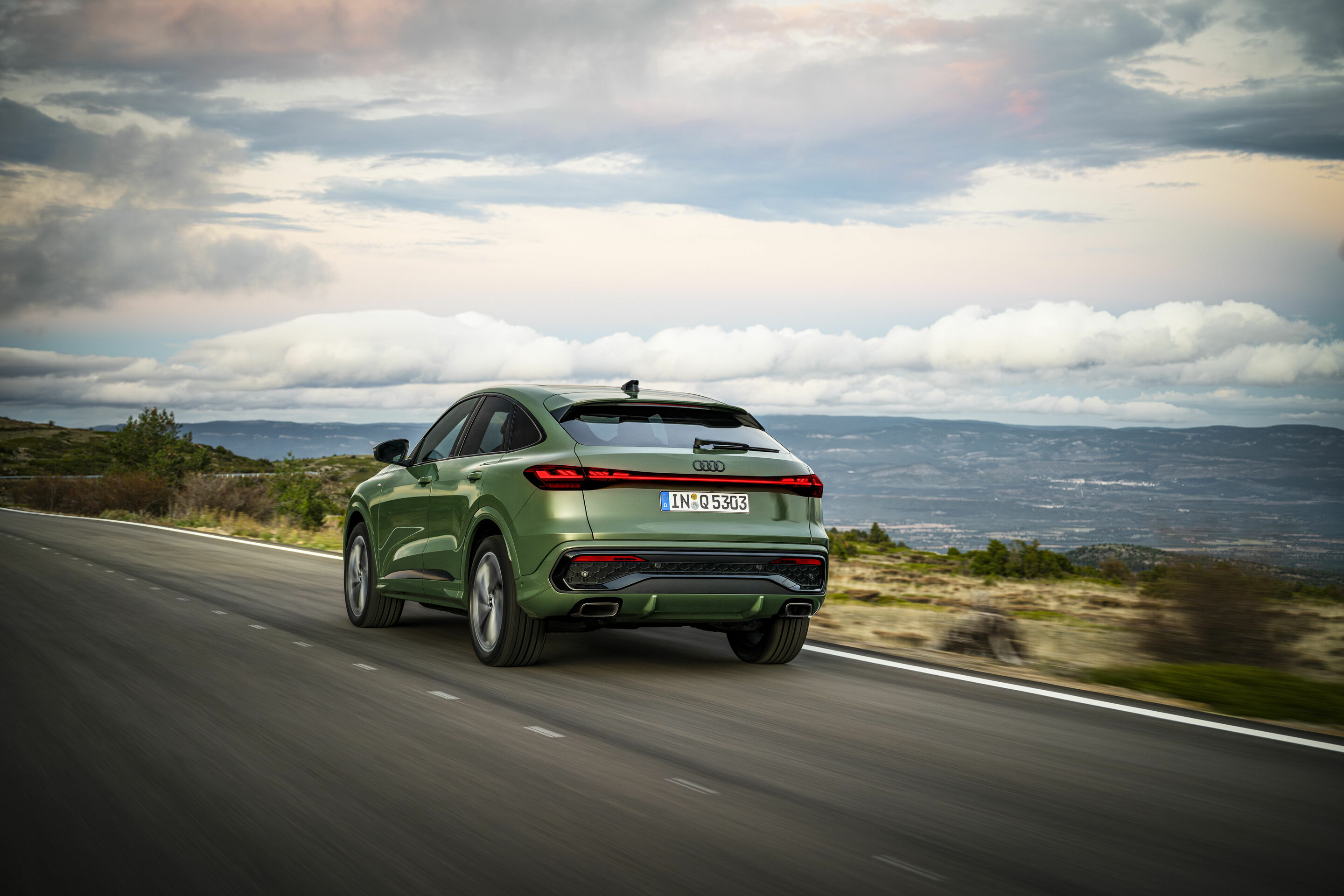 Audi Q5 Sportback additional exterior official photo