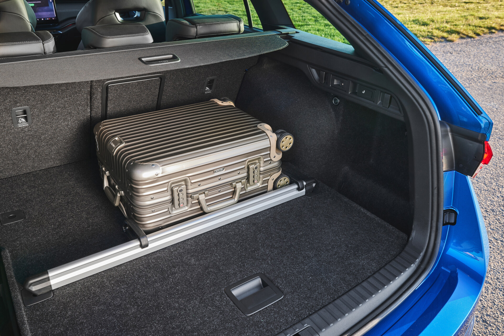 Škoda Octavia interior official photo