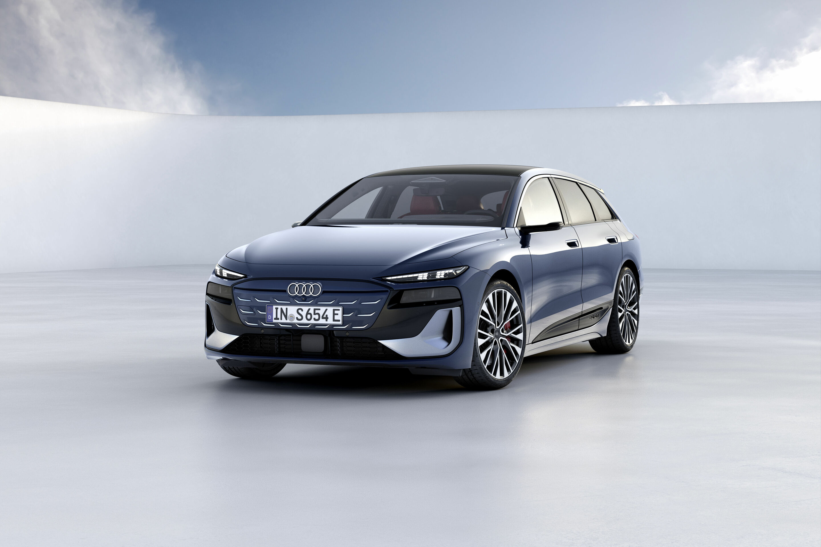 Audi S6 Avant e-tron interior and cockpit A243563