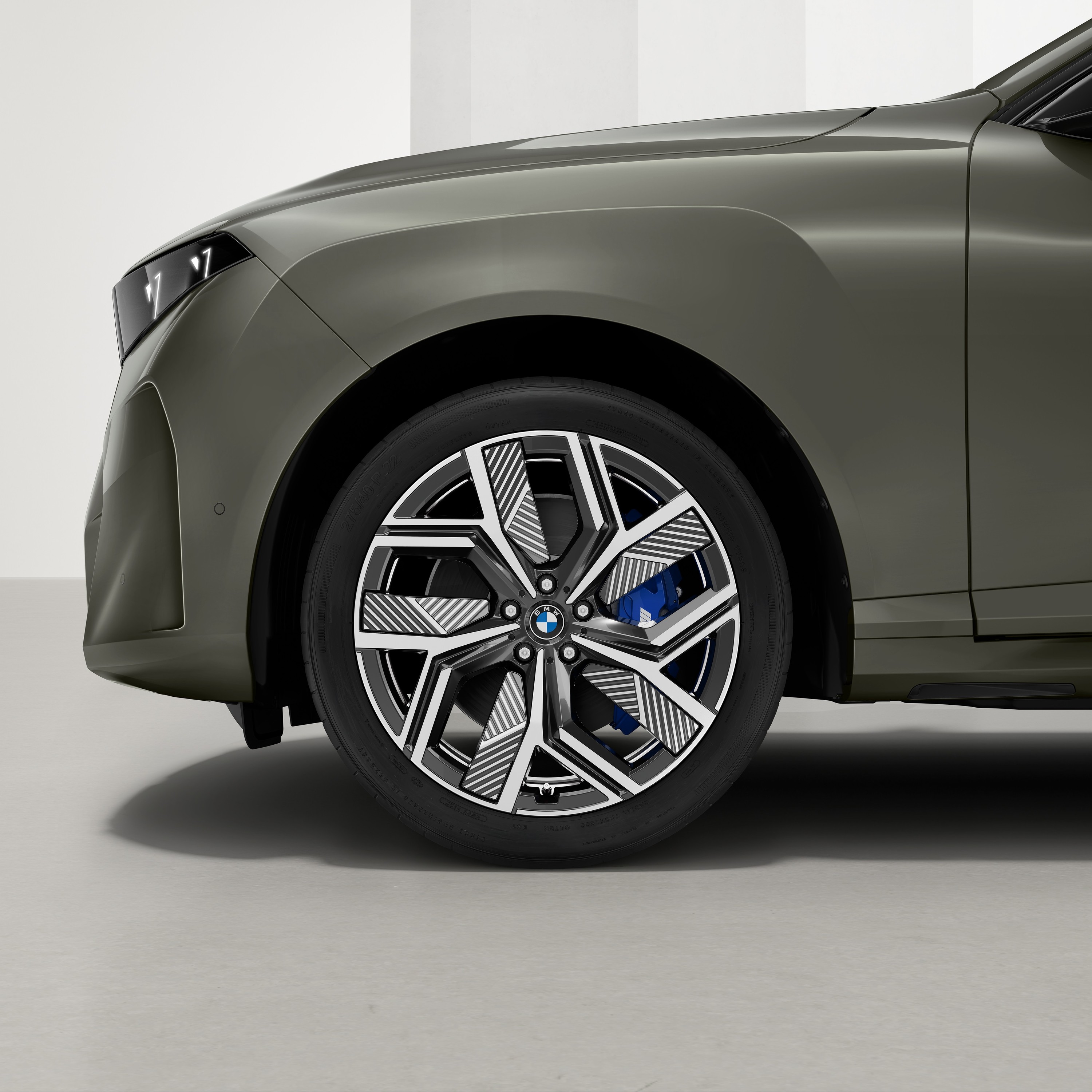 BMW iX exterior P90654159