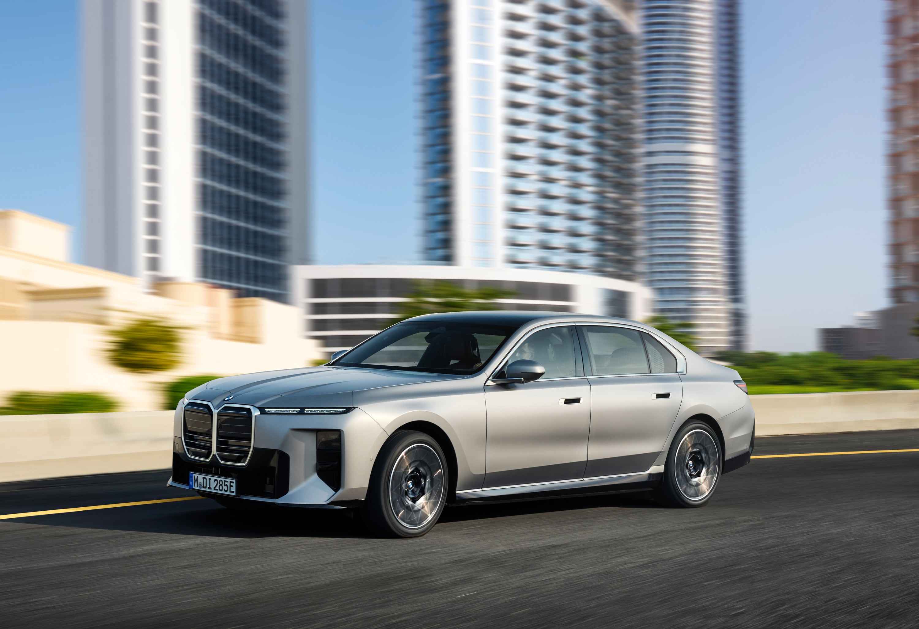 BMW i7 exterior P90636145