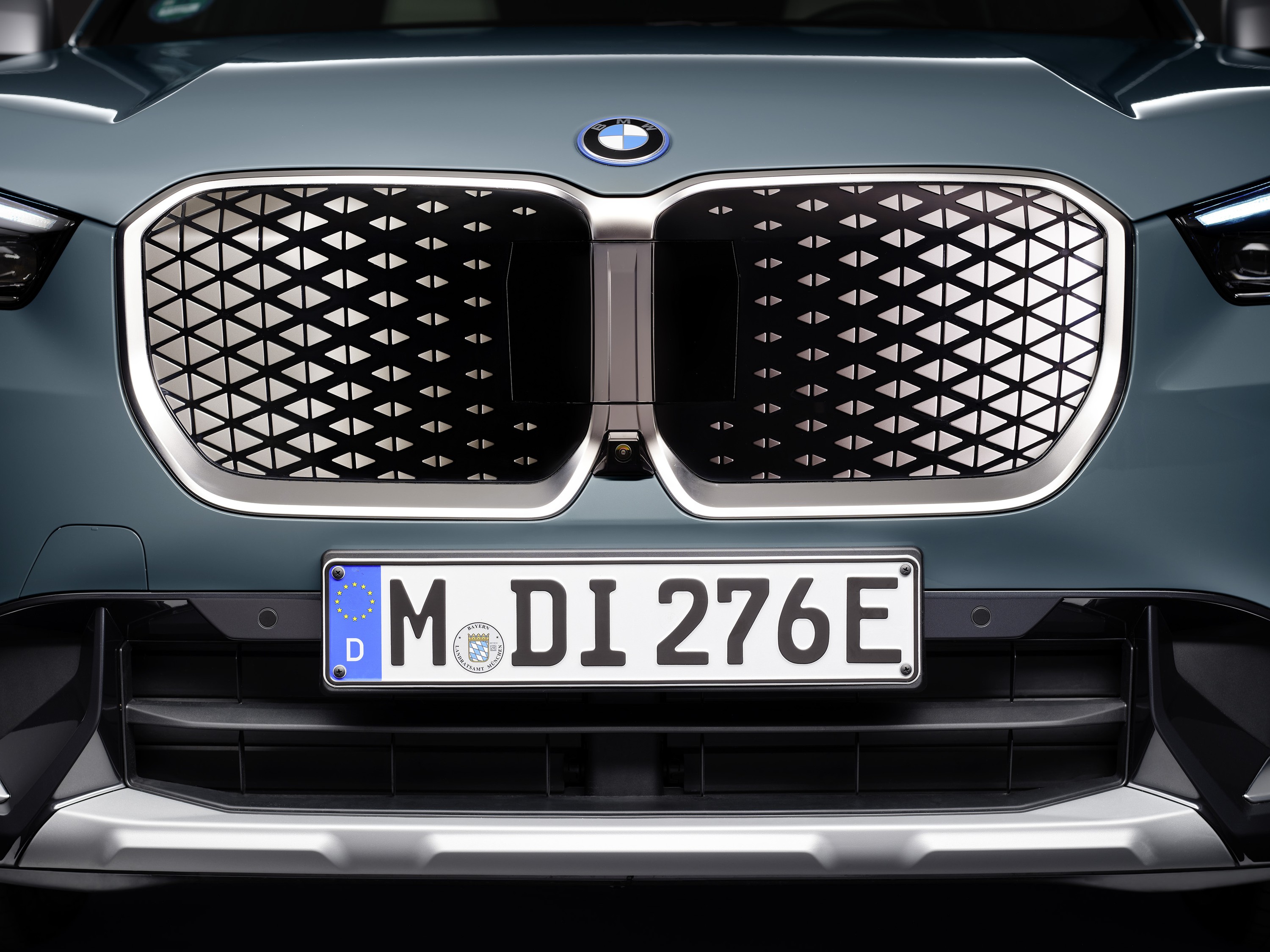 BMW iX1 exterior P90520691