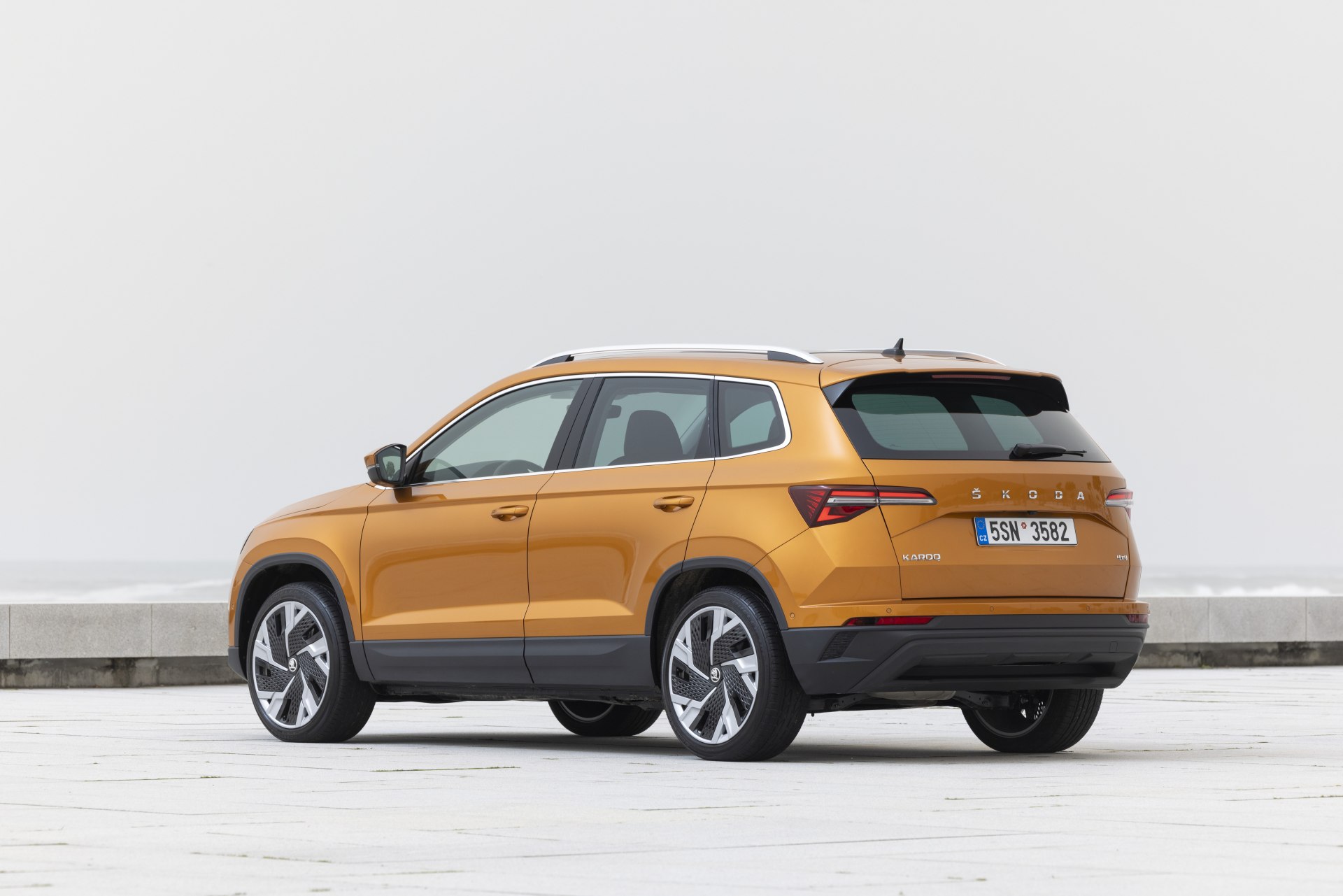 Škoda Karoq Exterior official photo