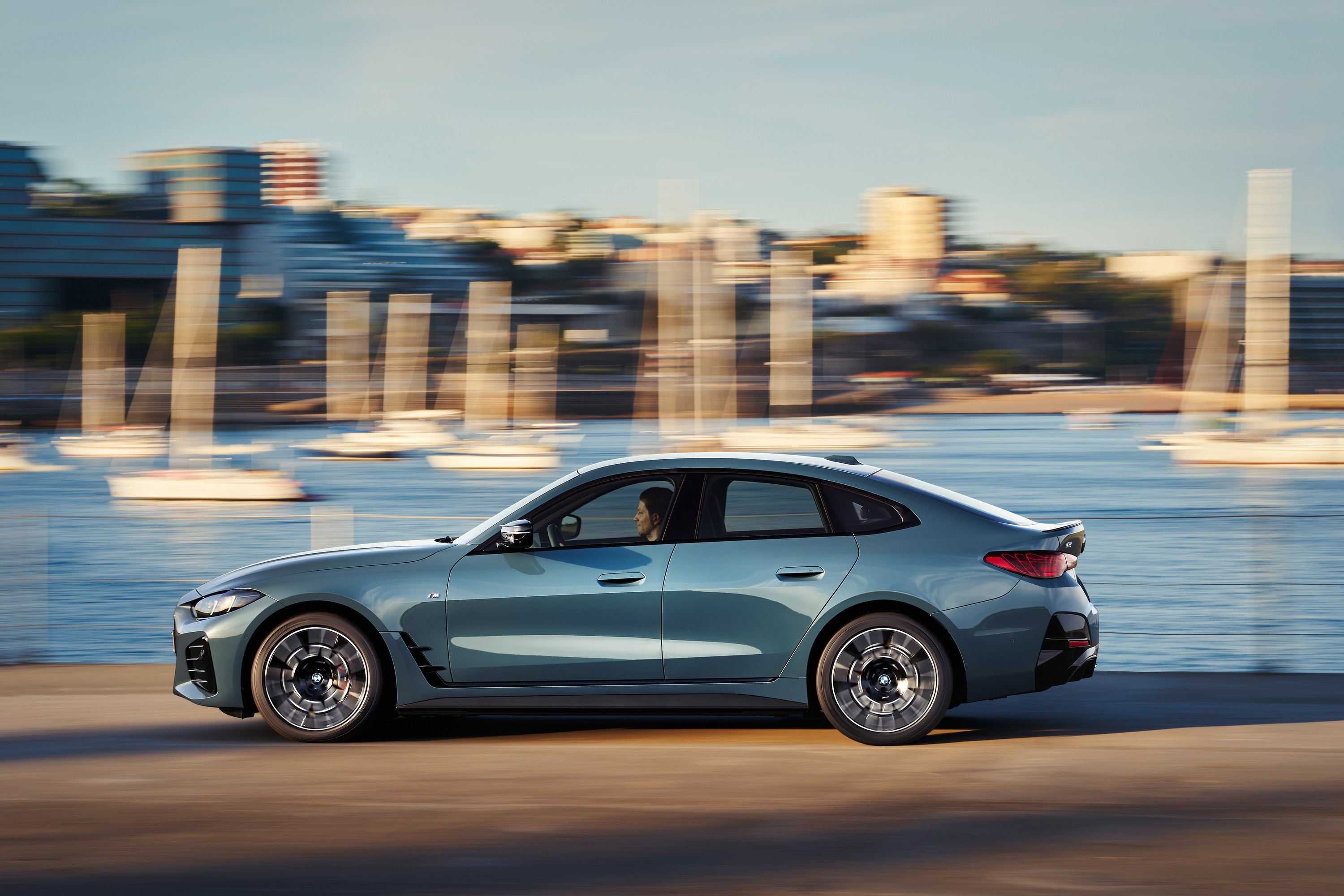 BMW i4 exterior P90546630