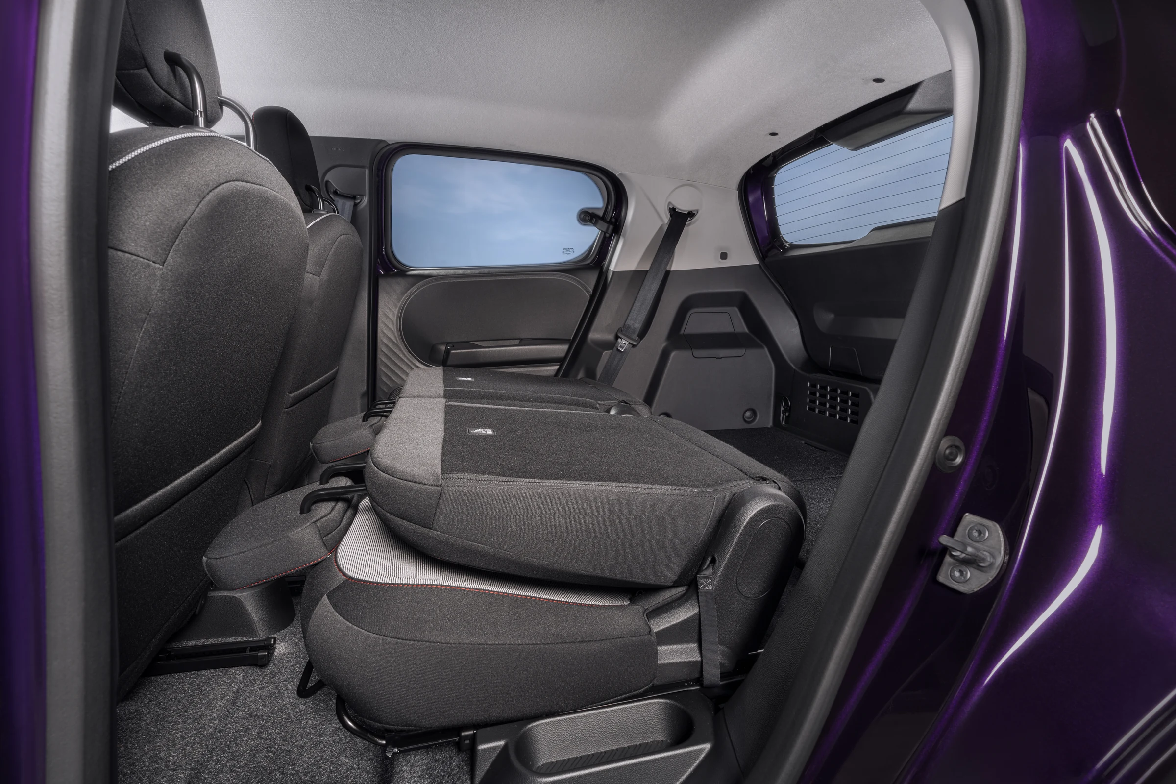 Nissan Pixo interior official photo 18